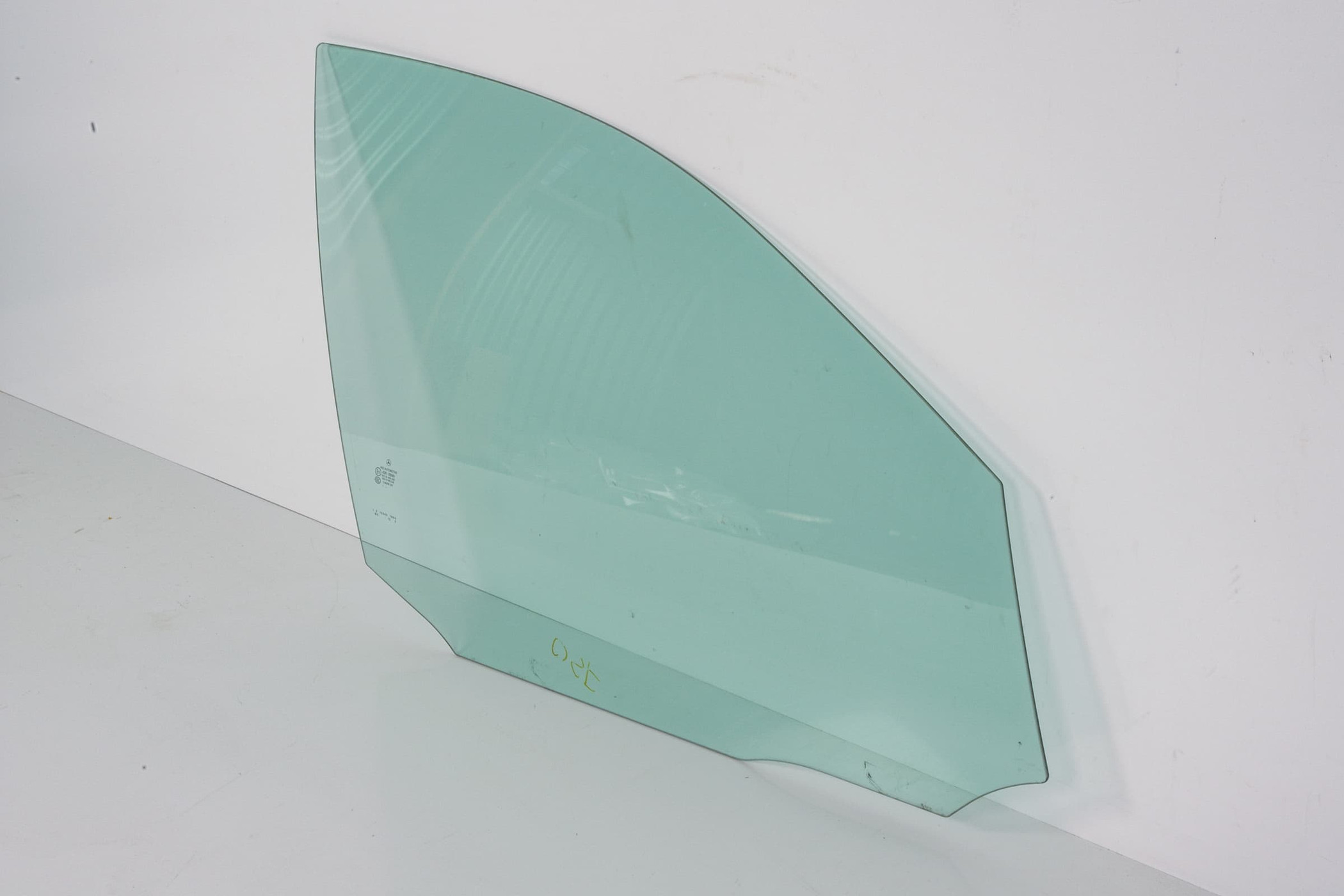Mercedes 2047250800 Window Glass - Front Right | W204 C