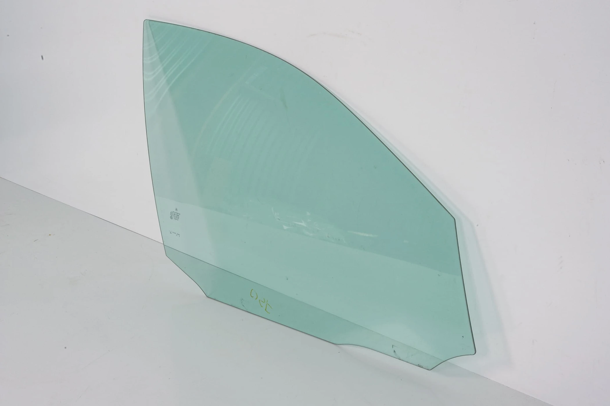 Mercedes 2047250800 Window Glass - Front Right | W204 C