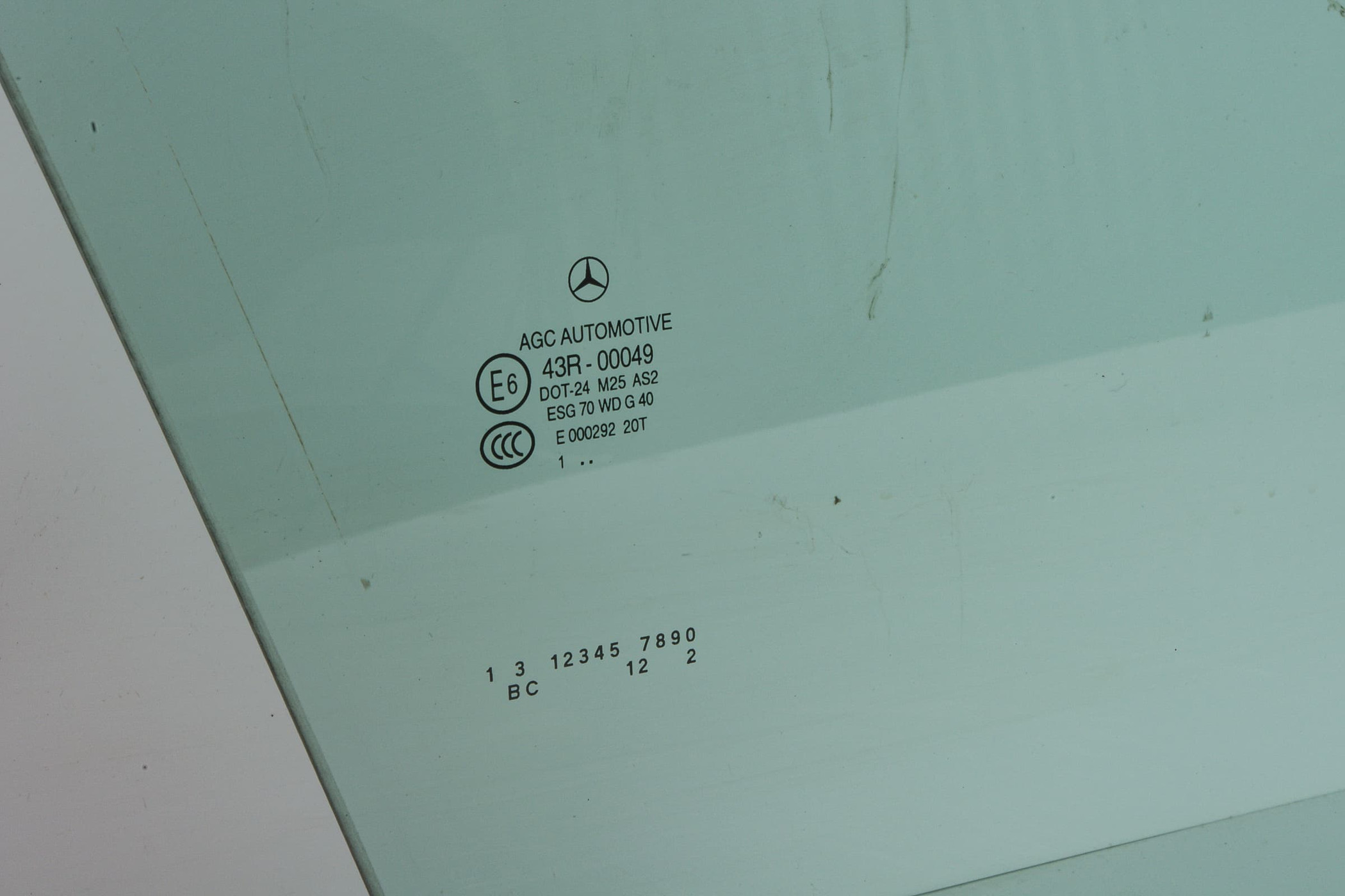 Mercedes 2047250800 Window Glass - Front Right | W204 C