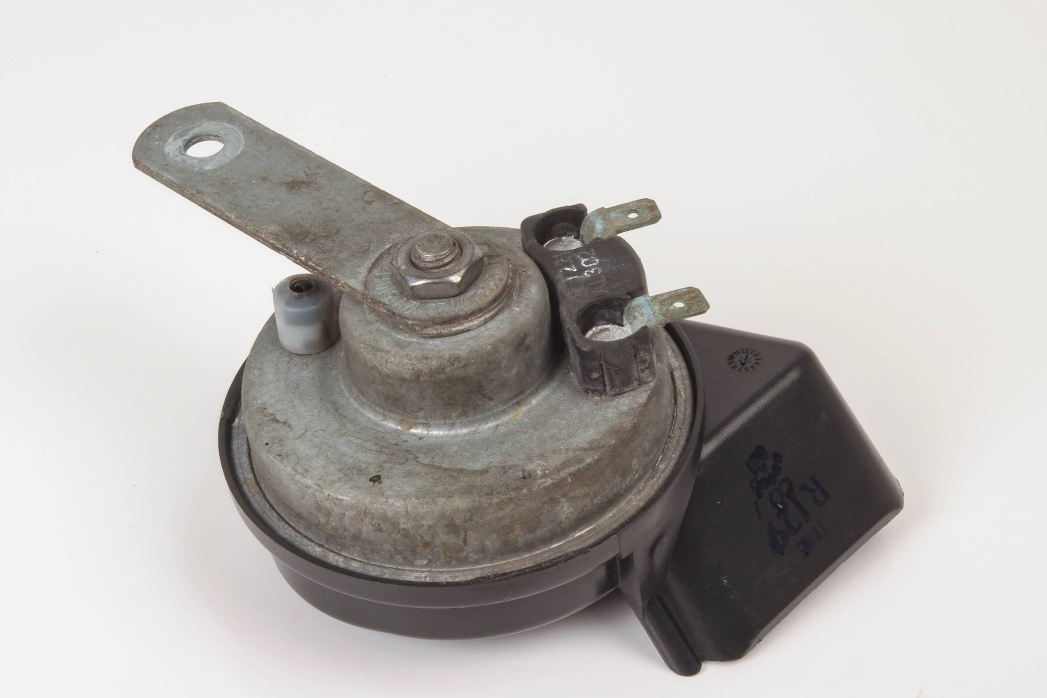 Mercedes 0055427120 Horn - Left | W204 C W212 S212 E C218 X218 CLS W220 S