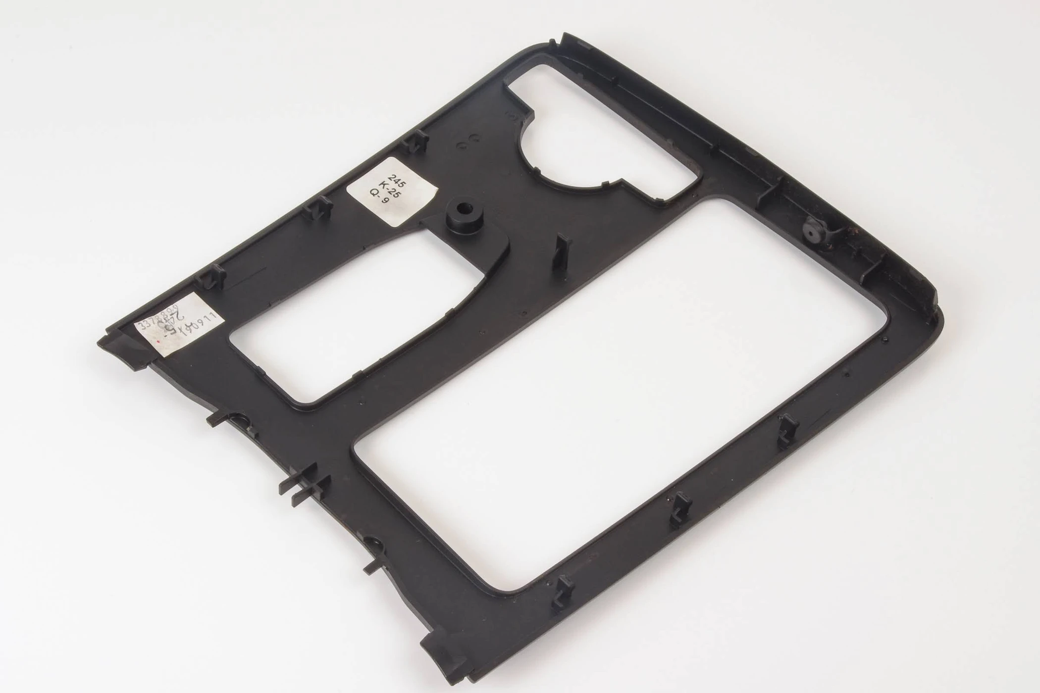 Mercedes 2046800207 Centre Console Surround - Black | W204 C C207 W212 S212 E