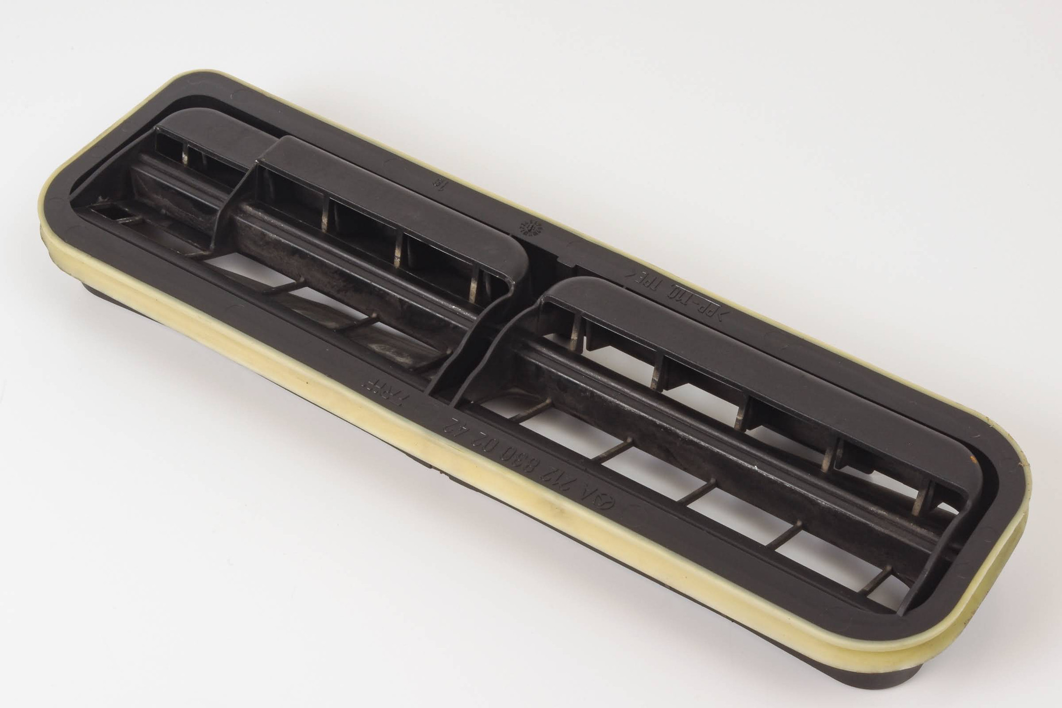 Mercedes 2128300242 Air Vent - Rear Right | W204 C C207 A207 W212 E C218 CLS