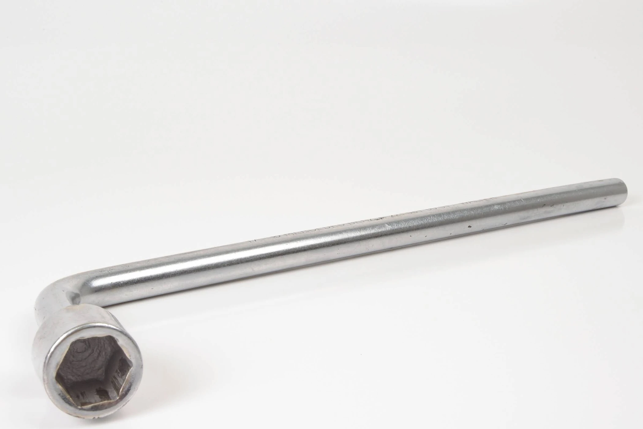 Mercedes 2215810001 Socket Wrench | C107 R107 W113 R129 R230 R231 SL W108...