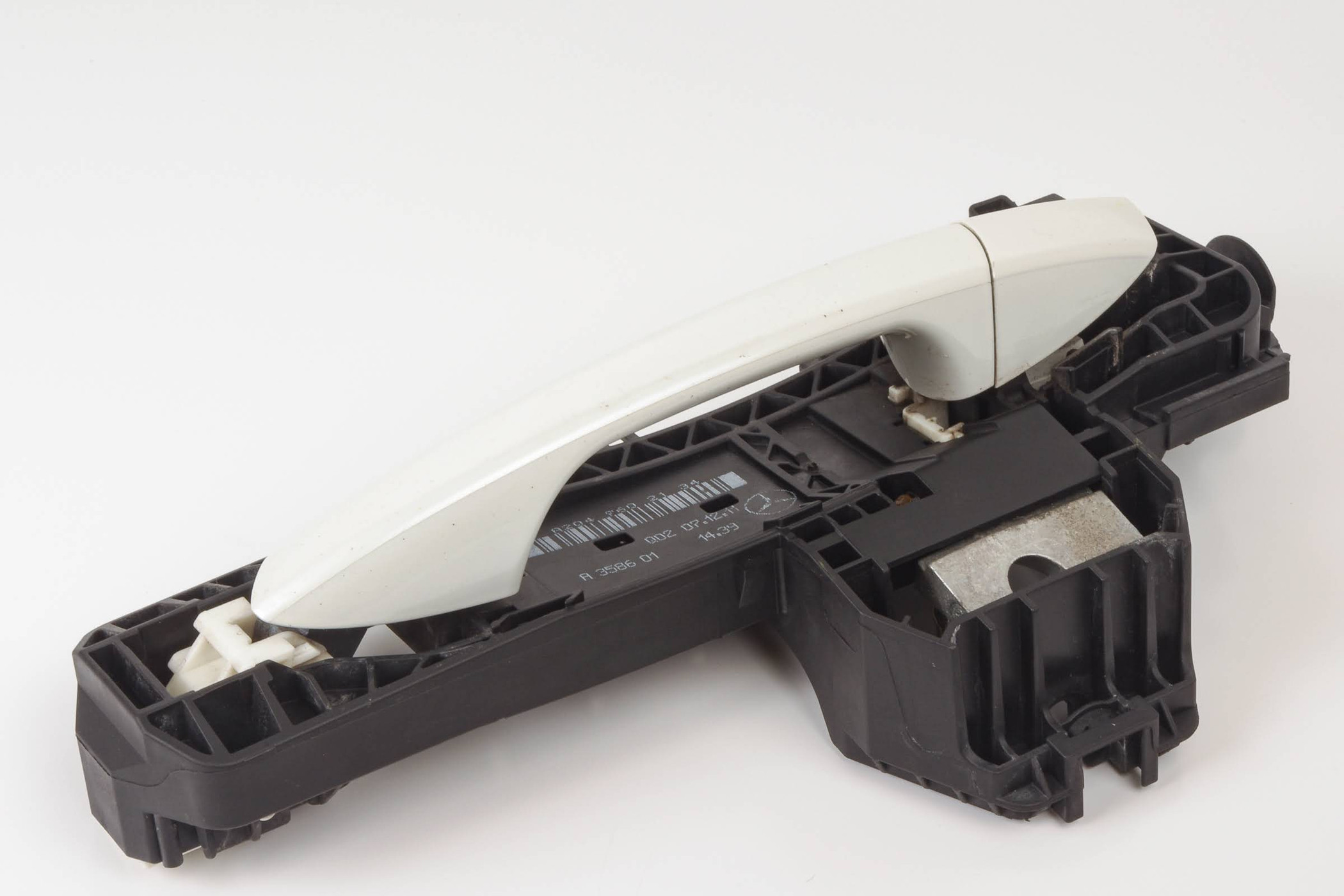 Mercedes 2047602134 Exterior Door Handle - Front Left White | W117 CLA X156...