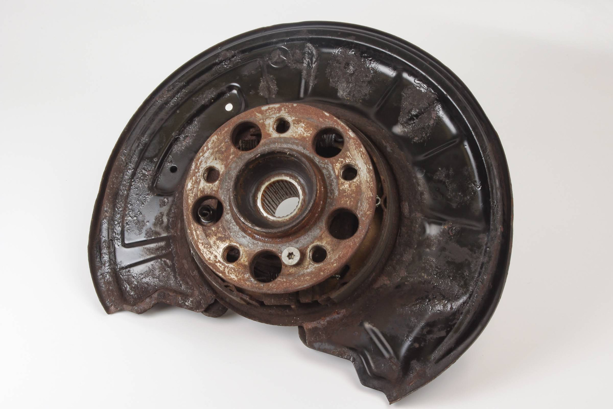 Mercedes 2043501341 AMG Wheel Carrier - Rear Left | W204 C