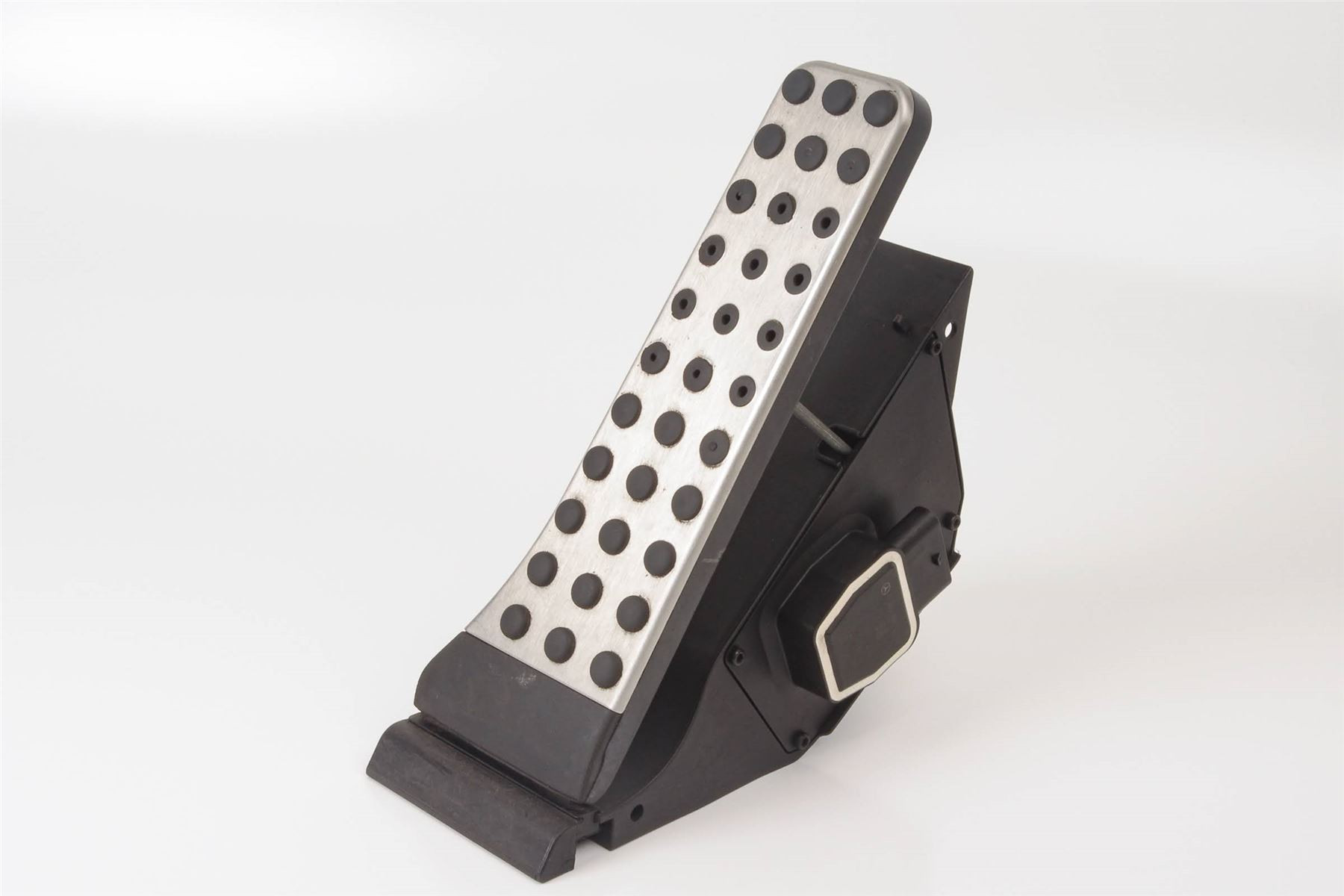 Mercedes 2043000204 Throttle Pedal (a) | R172 SLK C197 SLS W204 C C207 A207...