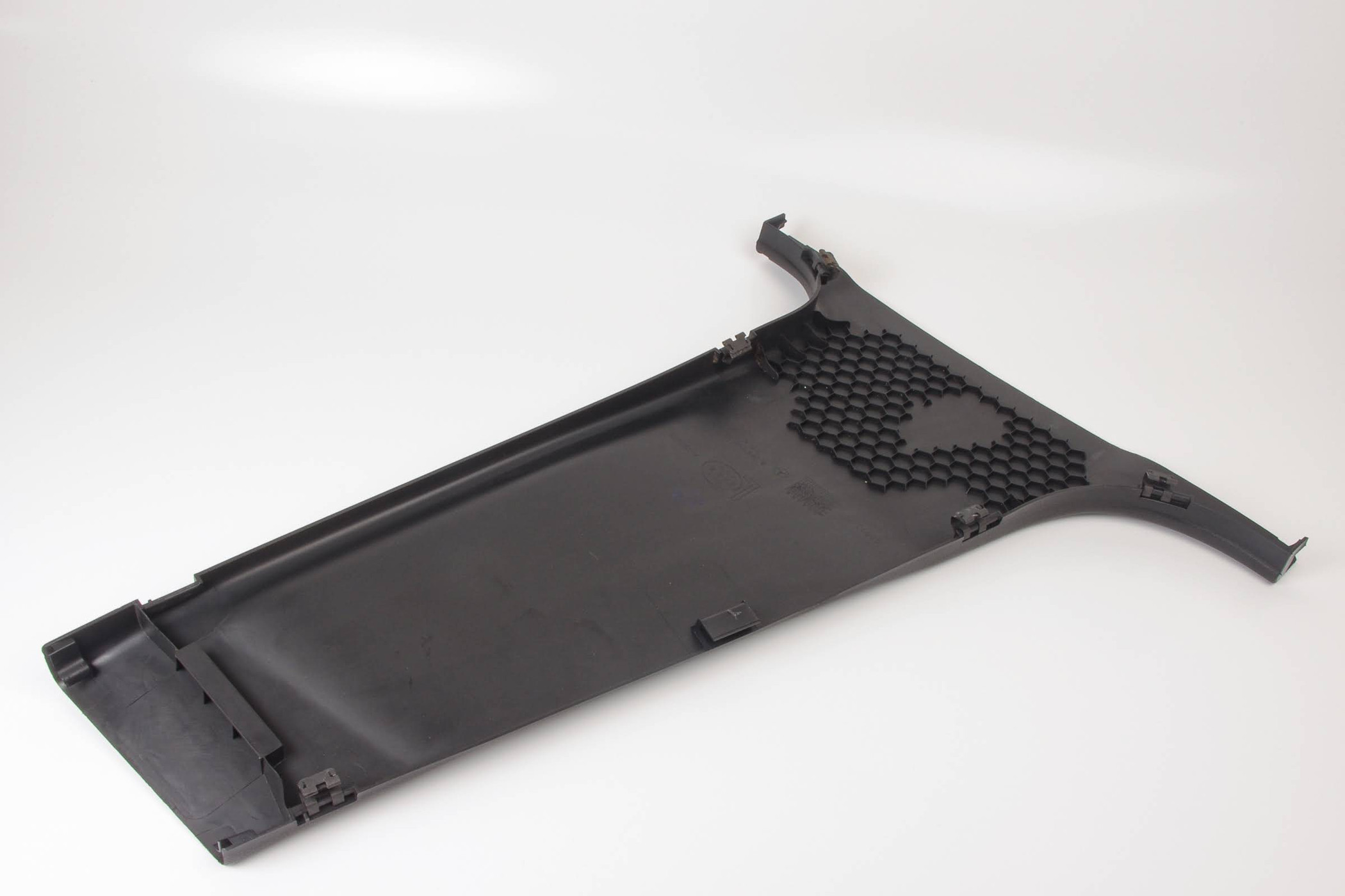 Mercedes 2046900525 B Pillar Trim - Left Black (a) | W204 C