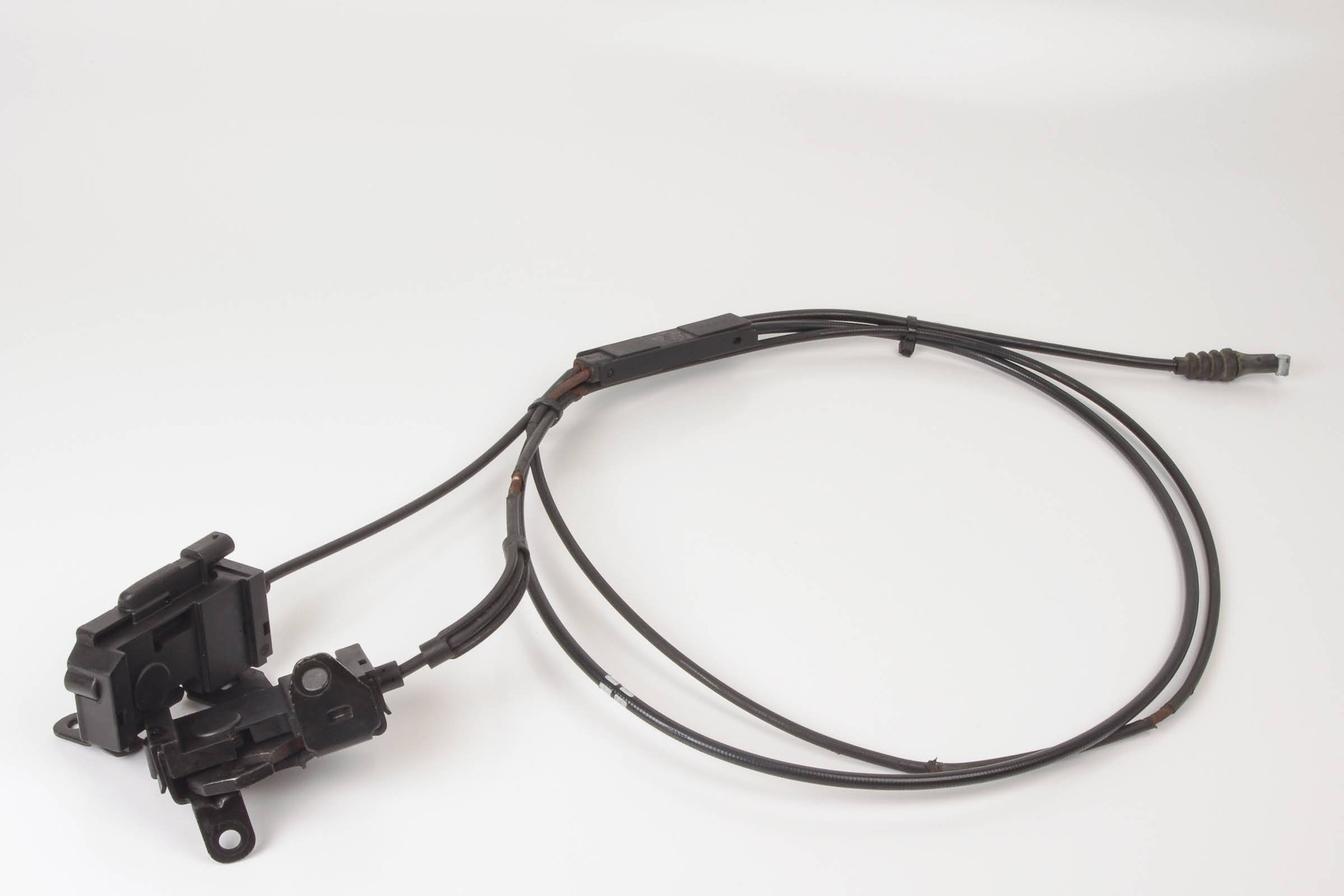 Mercedes 2048800759 Bonnet Catch & Cable | W204 C