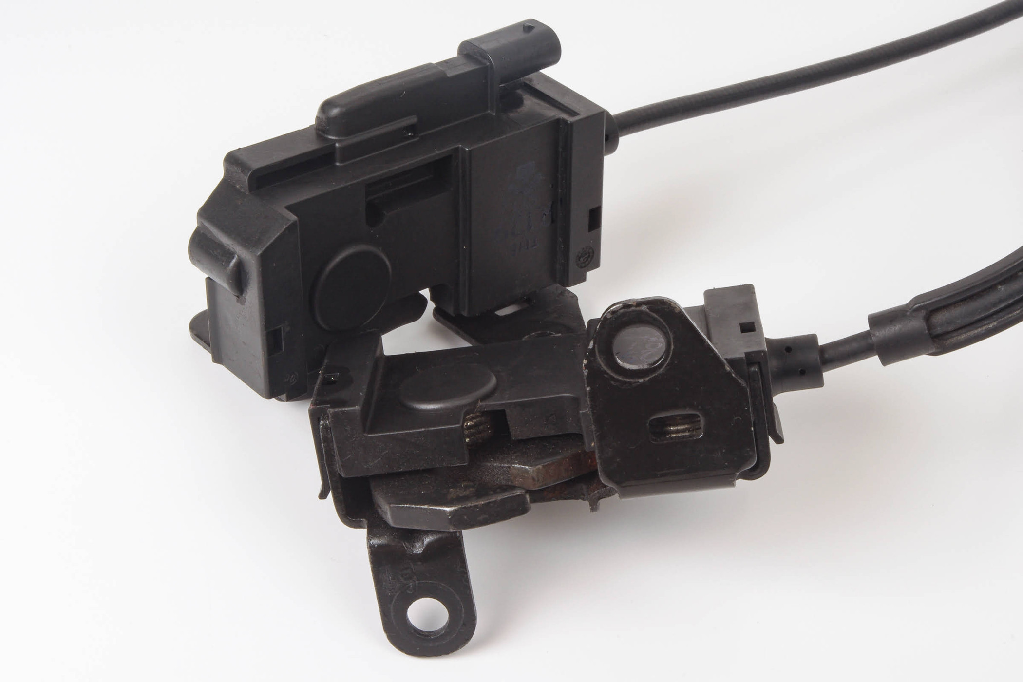 Mercedes 2048800759 Bonnet Catch & Cable | W204 C