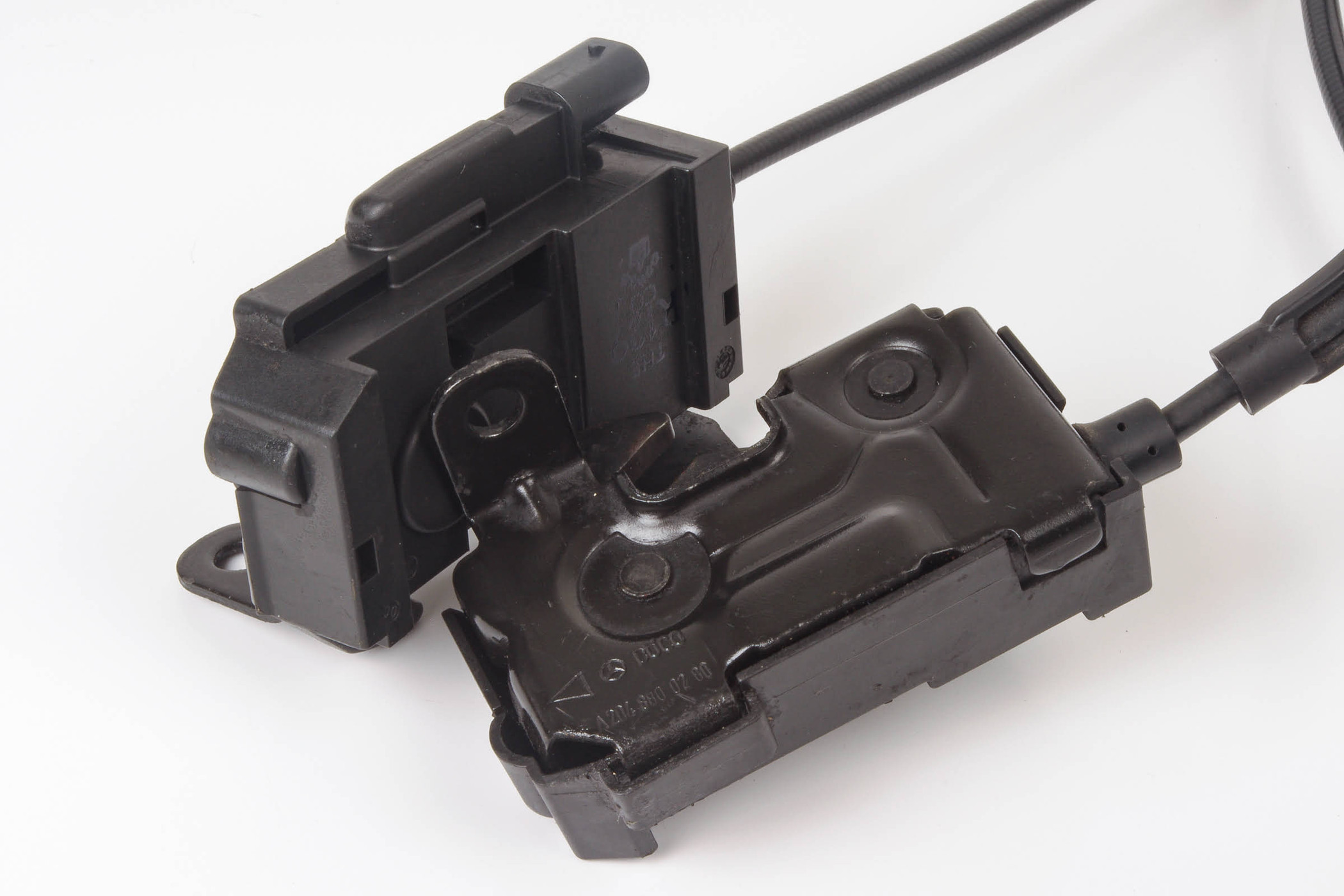 Mercedes 2048800759 Bonnet Catch & Cable | W204 C
