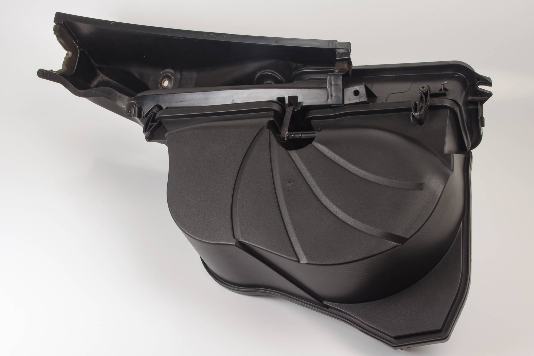 Mercedes 2048301044 Air Duct | W204 C C207 A207 E