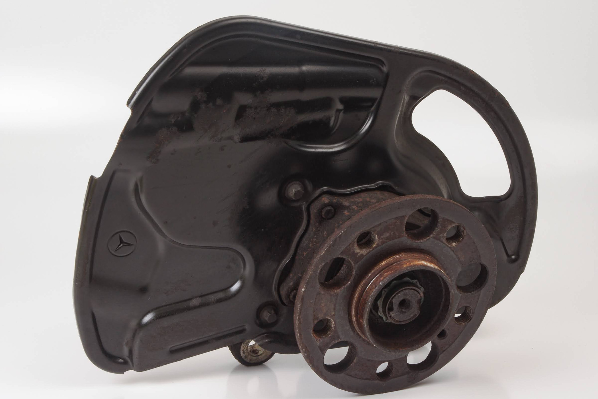 Mercedes 2043324101 AMG Wheel Carrier - Front Left | W204 C