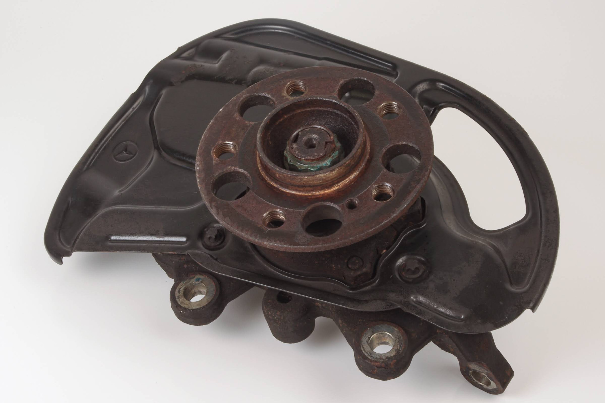 Mercedes 2043324101 AMG Wheel Carrier - Front Left | W204 C