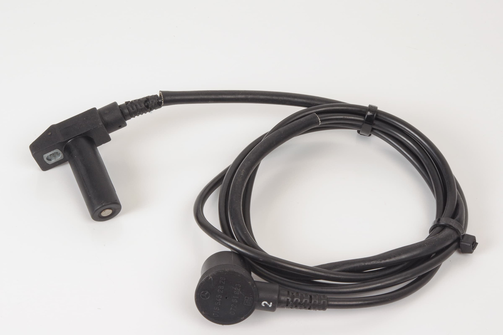 Mercedes 0021539128 Crankshaft Position Sensor - Left | R107 R129 SL W126 S...