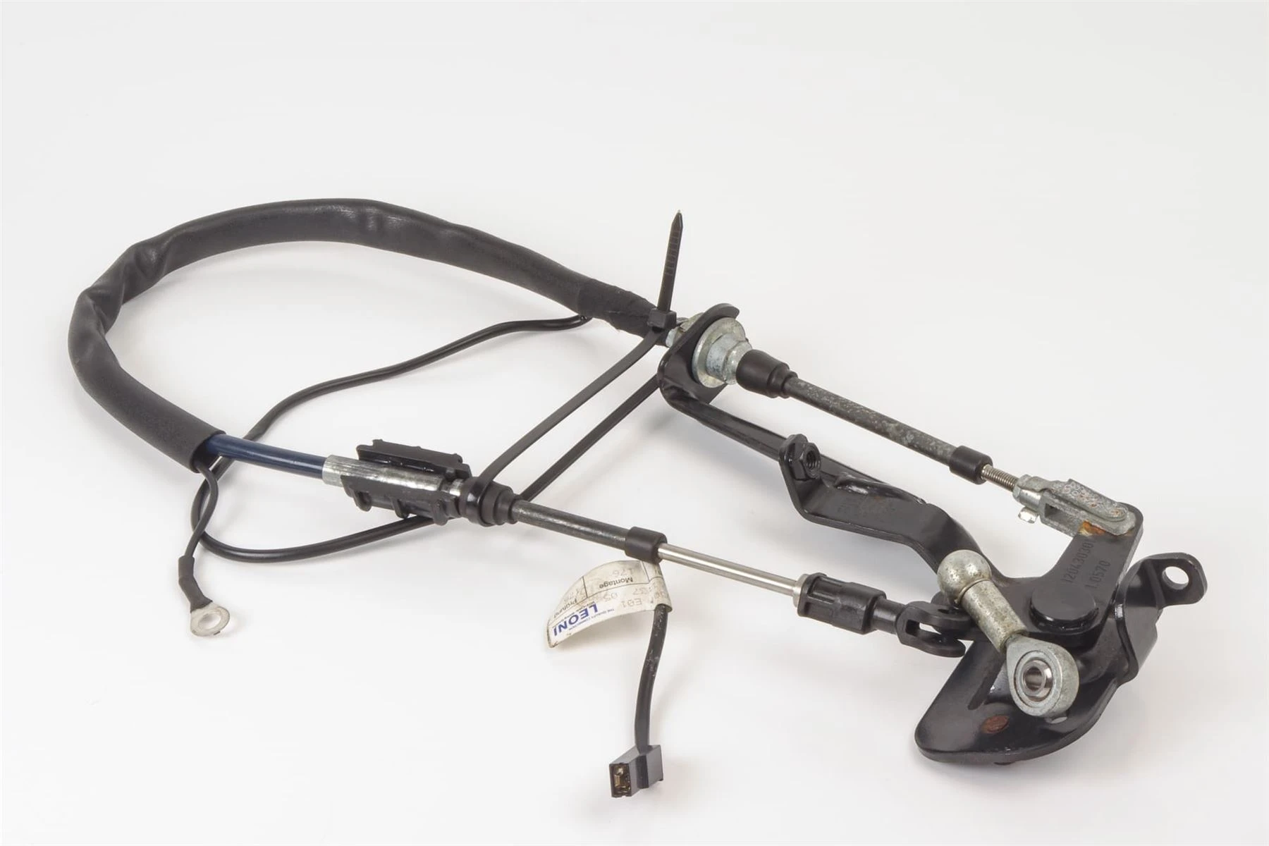 Mercedes 2307900059 Roof Flap Cable & Bracket | R230 SL