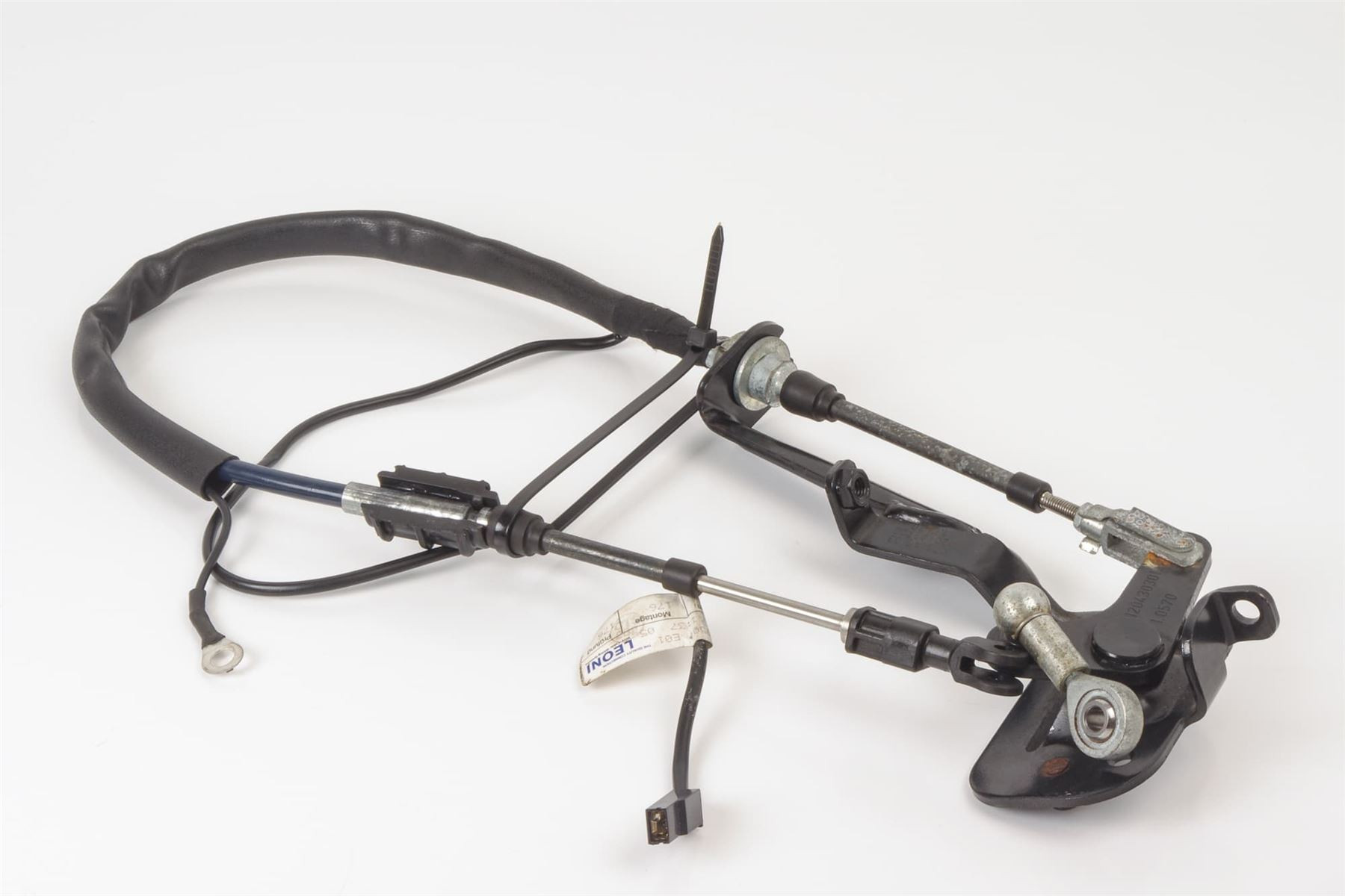 Mercedes 2307900059 Roof Flap Cable & Bracket | R230 SL