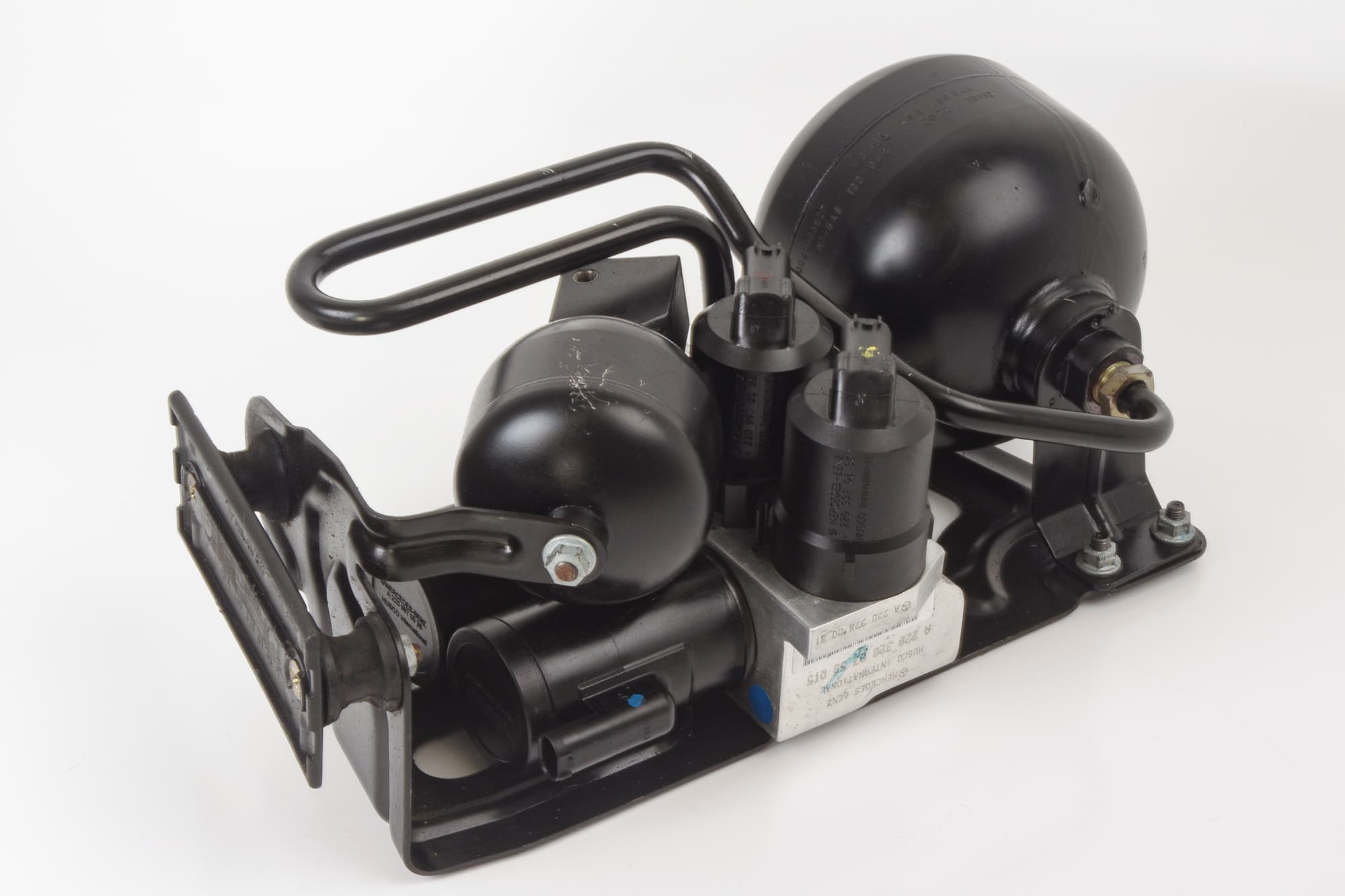 Mercedes 2203200358 ABC Valve Block - Front (a) | R129 R230 SL C215 CL W220 S