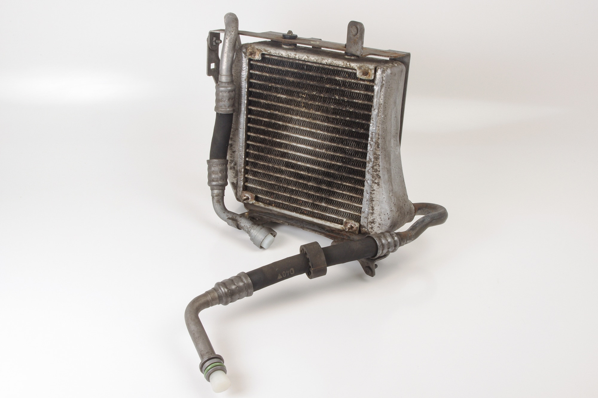 Mercedes 2095000600 AMG Oil Cooler (a) | W204 C C209 A209 CLK W211 W212 E...
