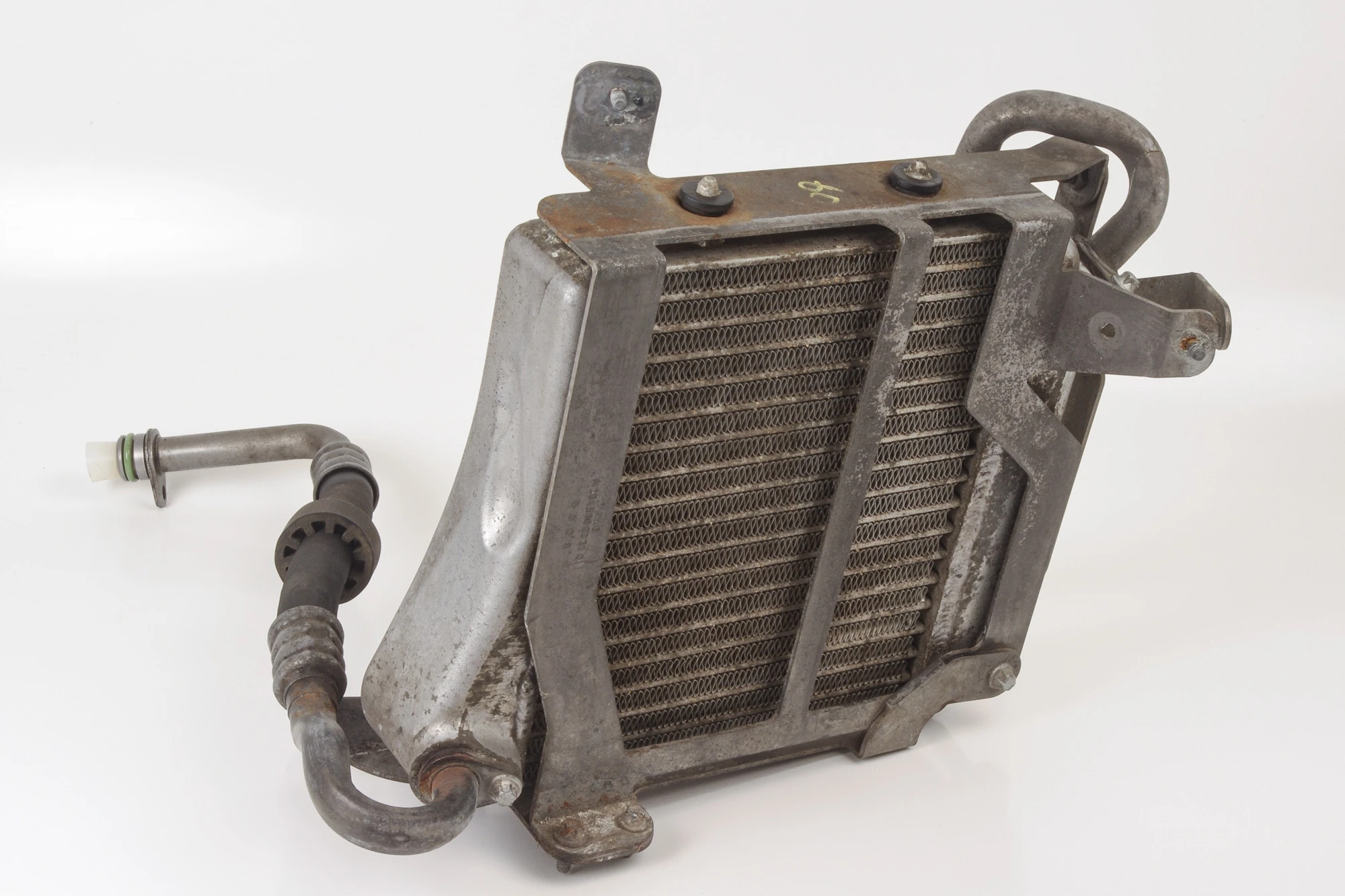 Mercedes 2095000600 AMG Oil Cooler (a) | W204 C C209 A209 CLK W211 W212 E...