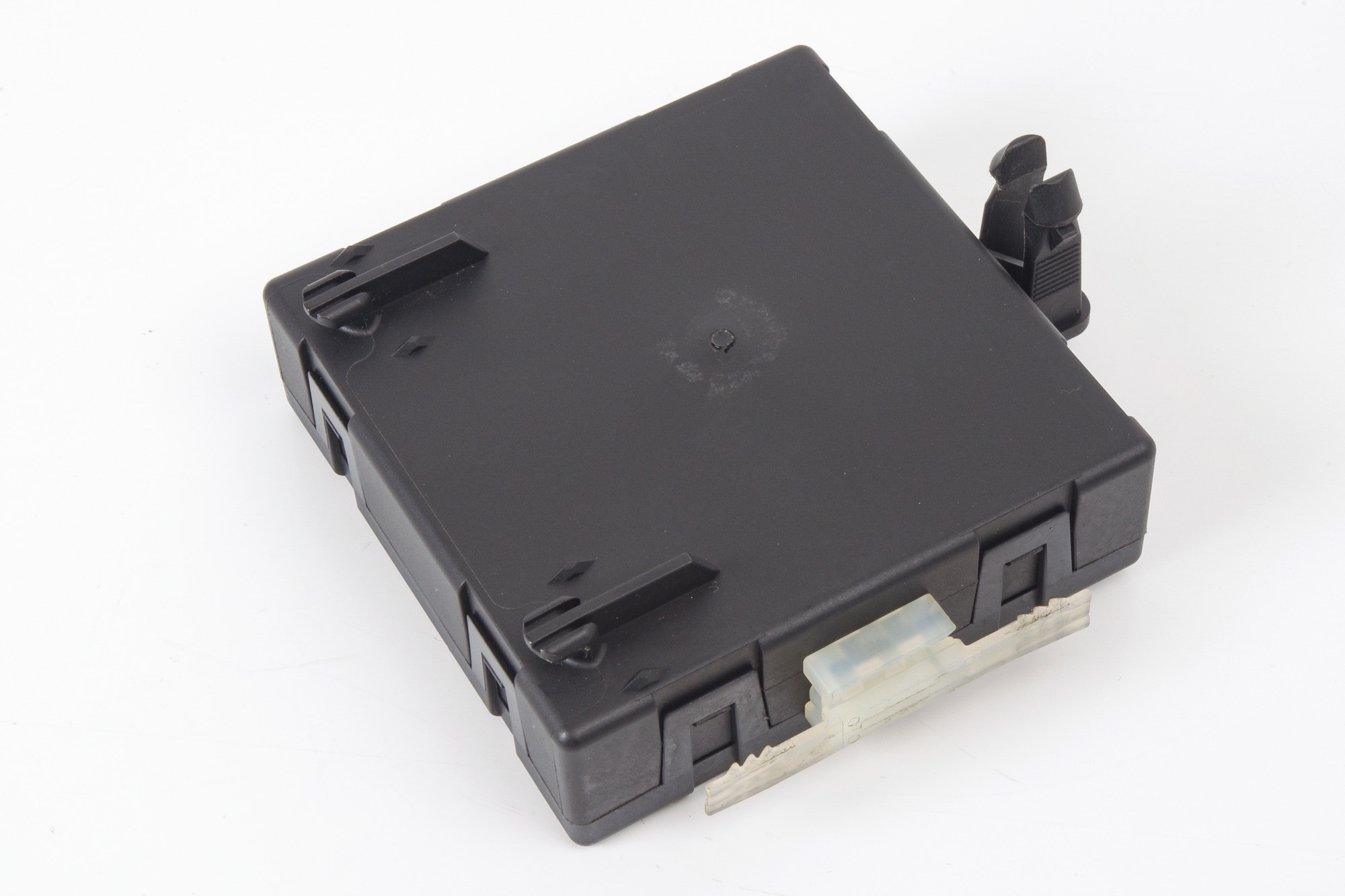 Mercedes 2048704326 Door Control Unit - Front Left | W204 C