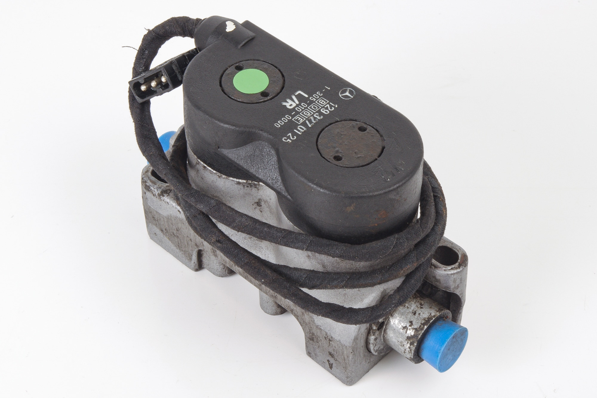 Mercedes 1293270125 Hydraulic Damping Valve - Front (a) | R129 SL