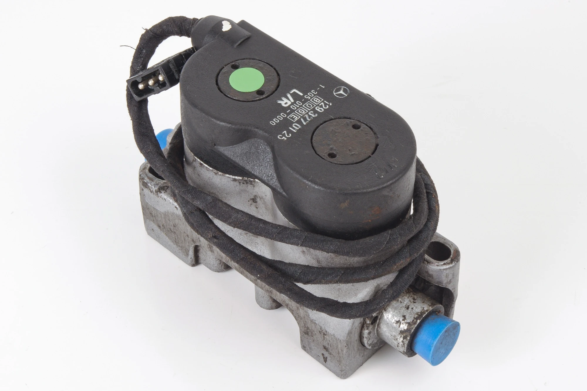 Mercedes 1293270125 Hydraulic Damping Valve - Front (a) | R129 SL