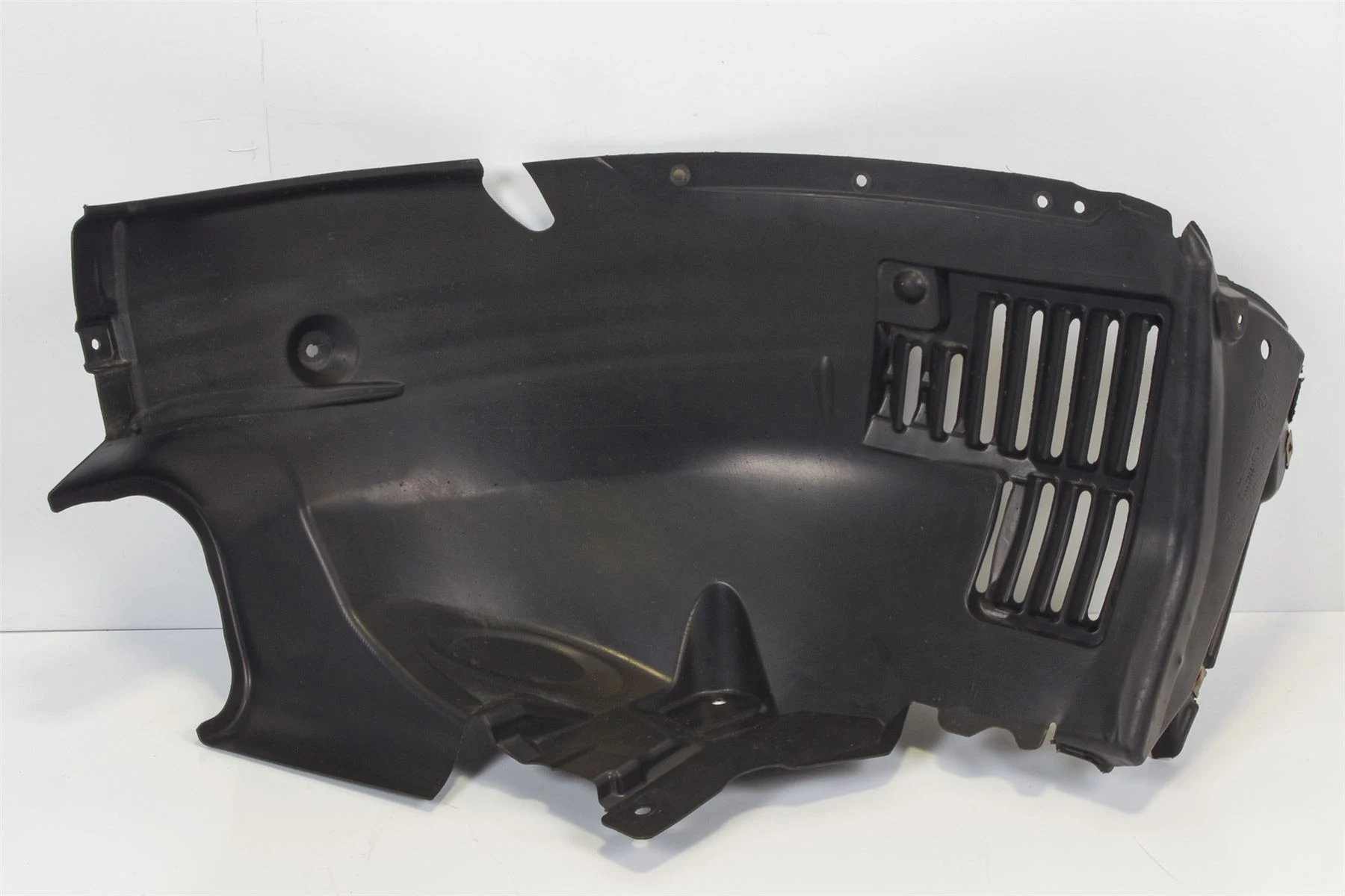 Mercedes 2046901030 Wheel Arch Liner - Front Right | W204 C