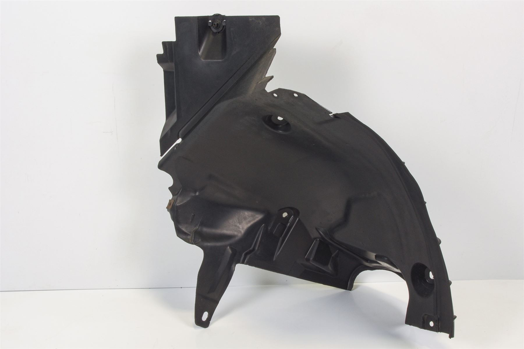 Mercedes 2046903830 Wheel Arch Liner - Front Right | W204 C