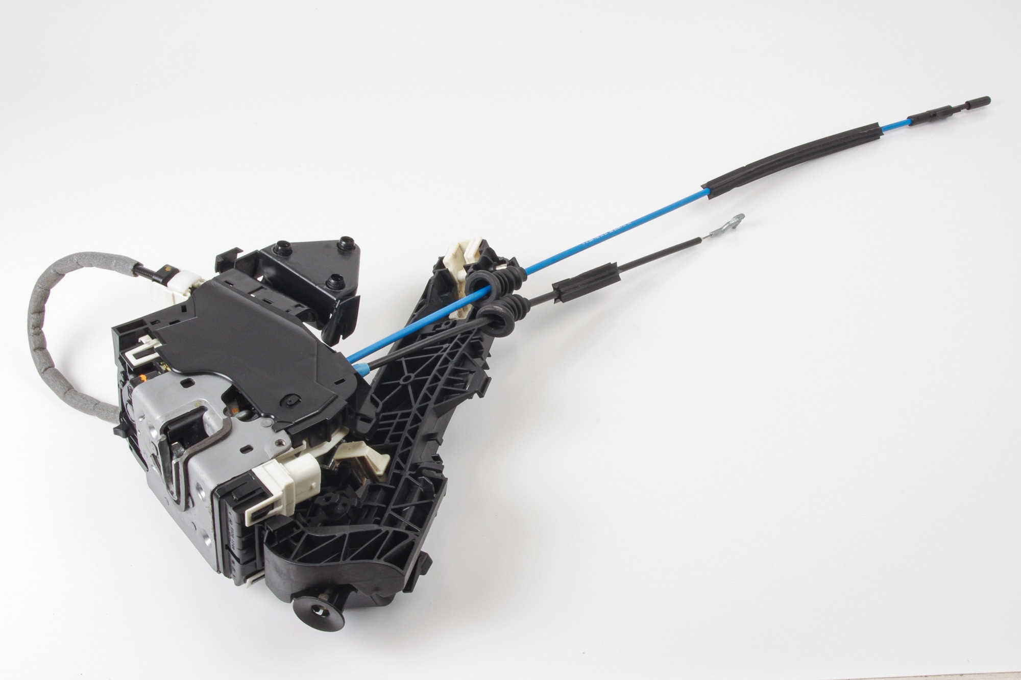 Mercedes 2047301235 Door Lock - Rear Right | W204 C X204 GLK