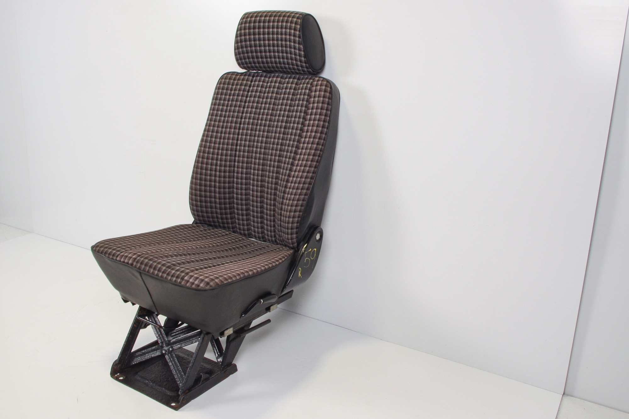 Mercedes 4609105201 Seat - Front Right Black | W460 W461 G