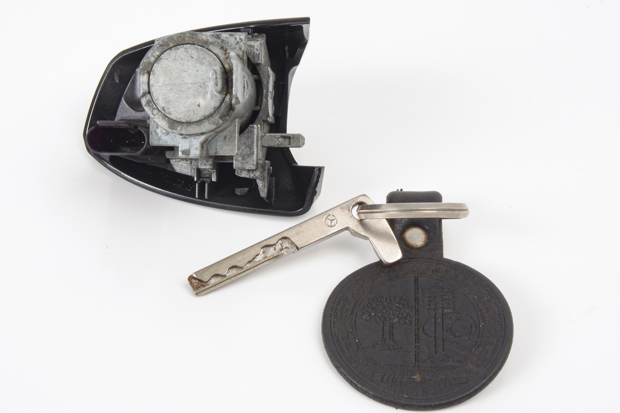 Mercedes 2047600677 Lock Set - Black | W117 CLA X156 GLA W166 M X166 GL R172...