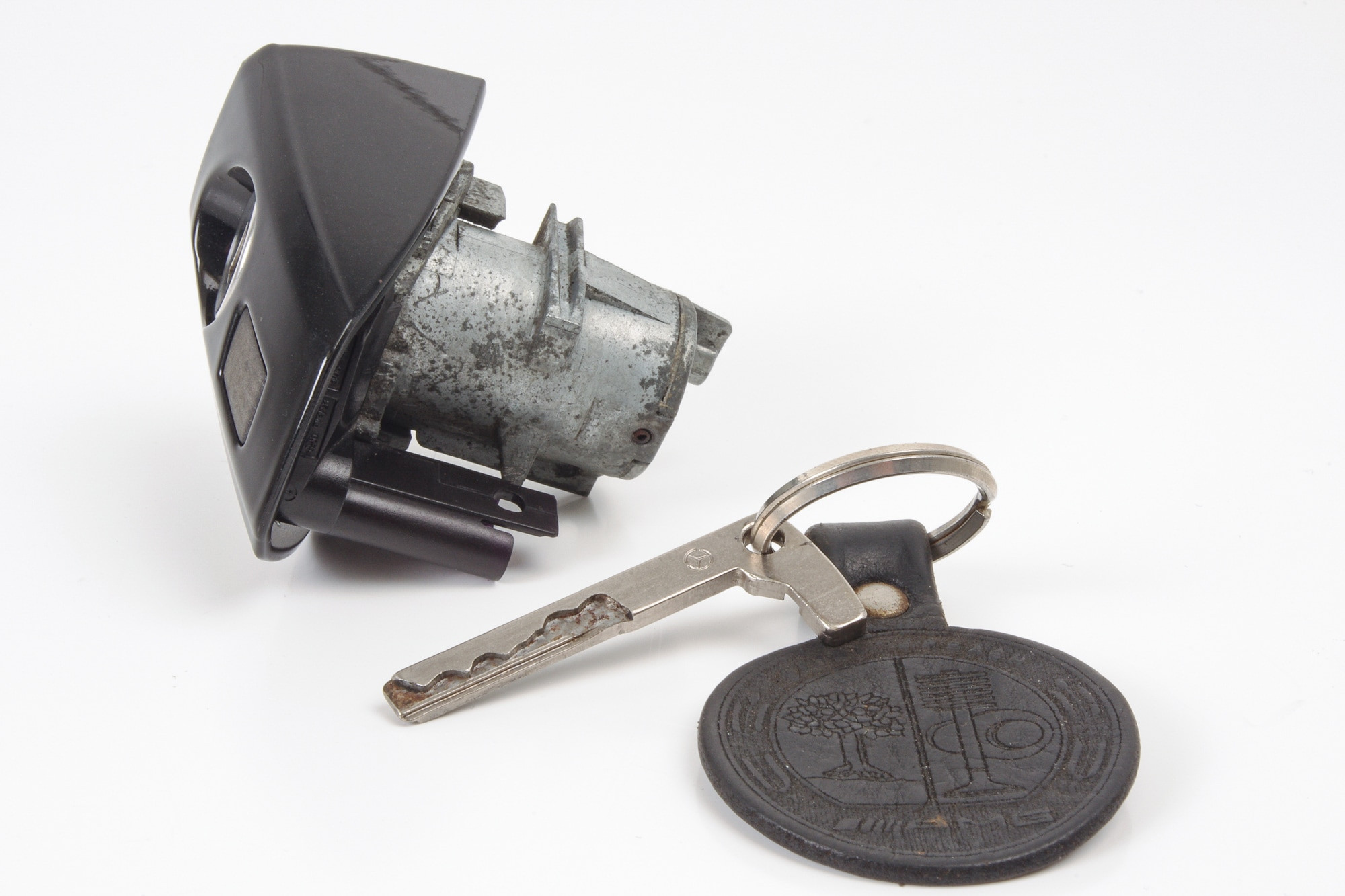 Mercedes 2047600677 Lock Set - Black | W117 CLA X156 GLA W166 M X166 GL R172...
