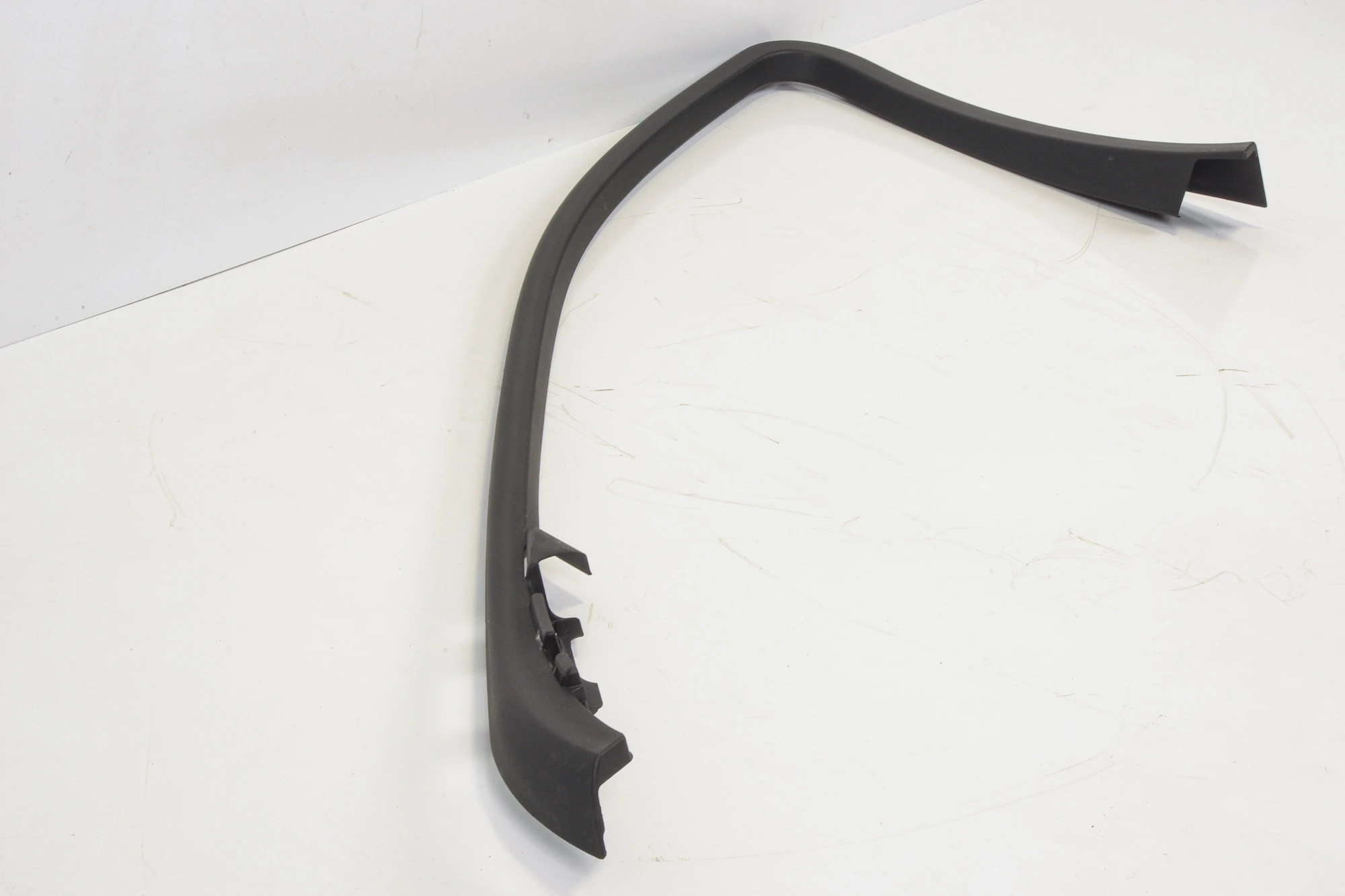 Mercedes 2047250271 Window Trim - Front Right Black | W204 C