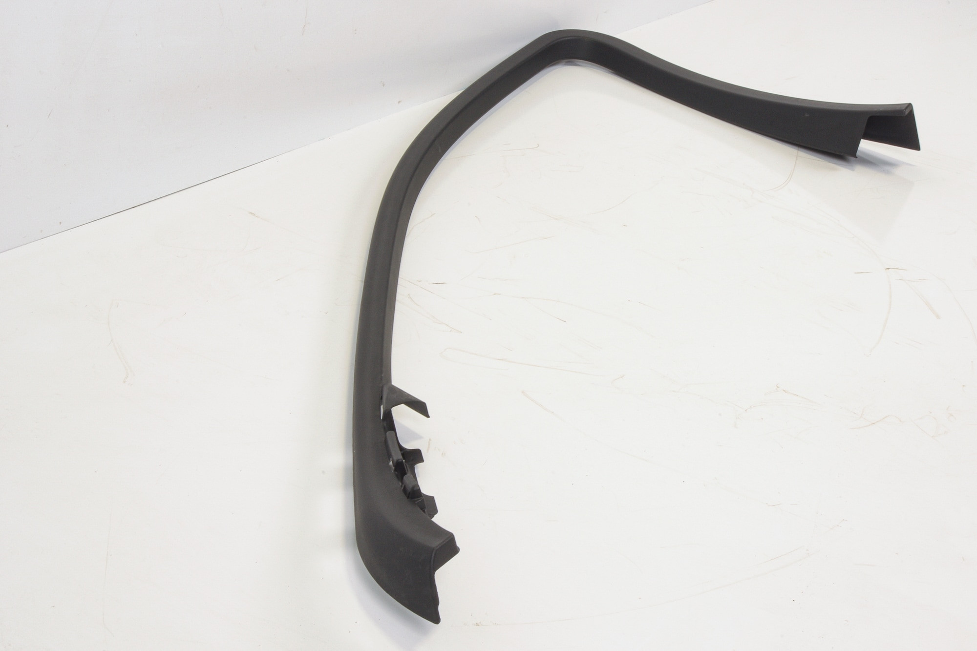 Mercedes 2047250271 Window Trim - Front Right Black | W204 C