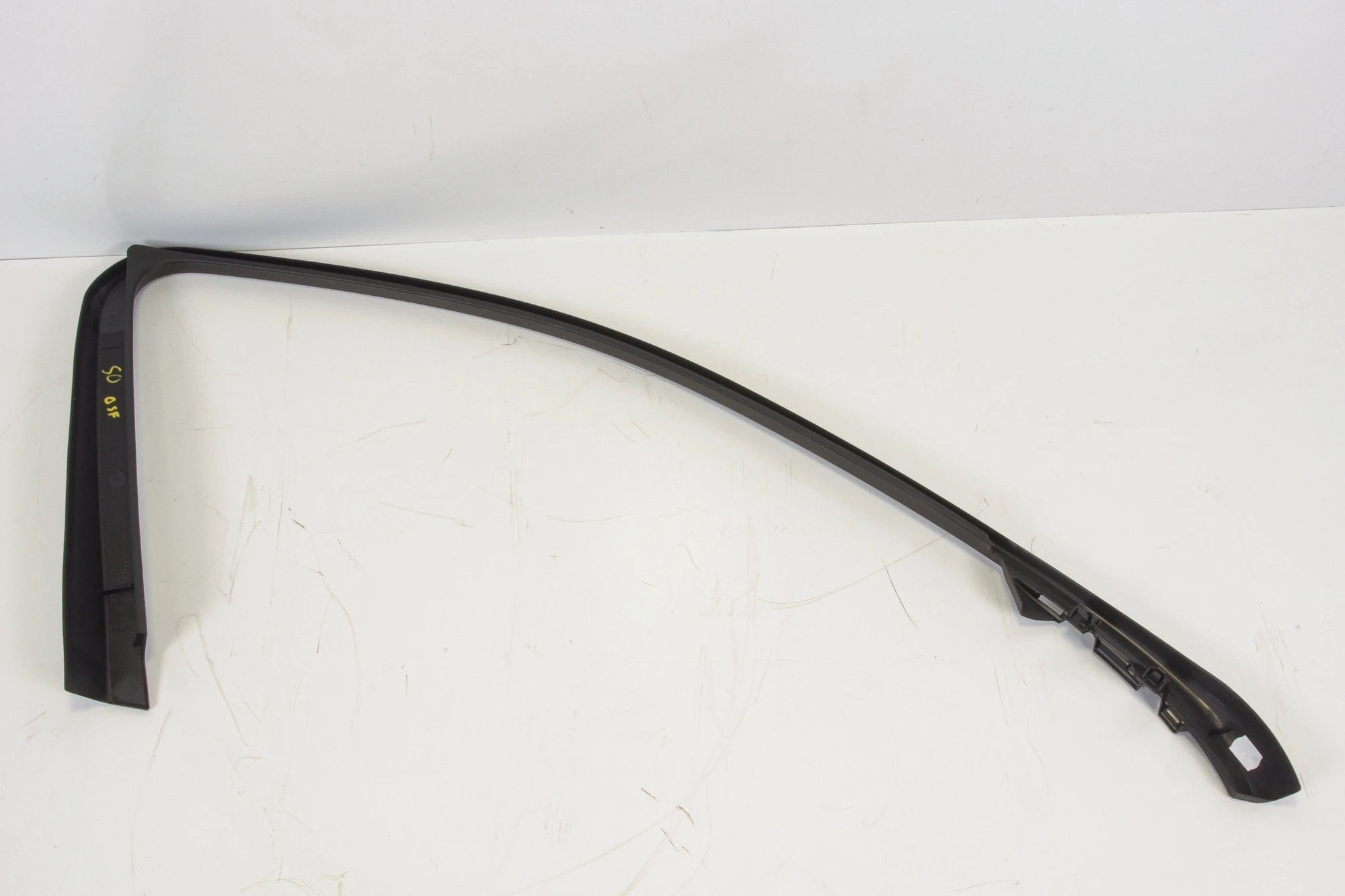 Mercedes 2047250271 Window Trim - Front Right Black | W204 C