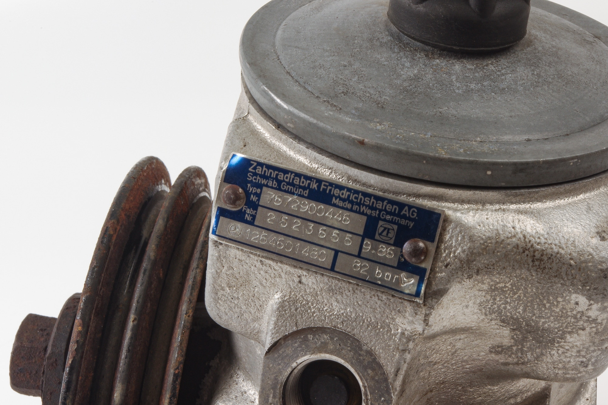 Mercedes 1264601480 Power Steering Pump | R107 SL W115 W123 W124 E W116 W126...