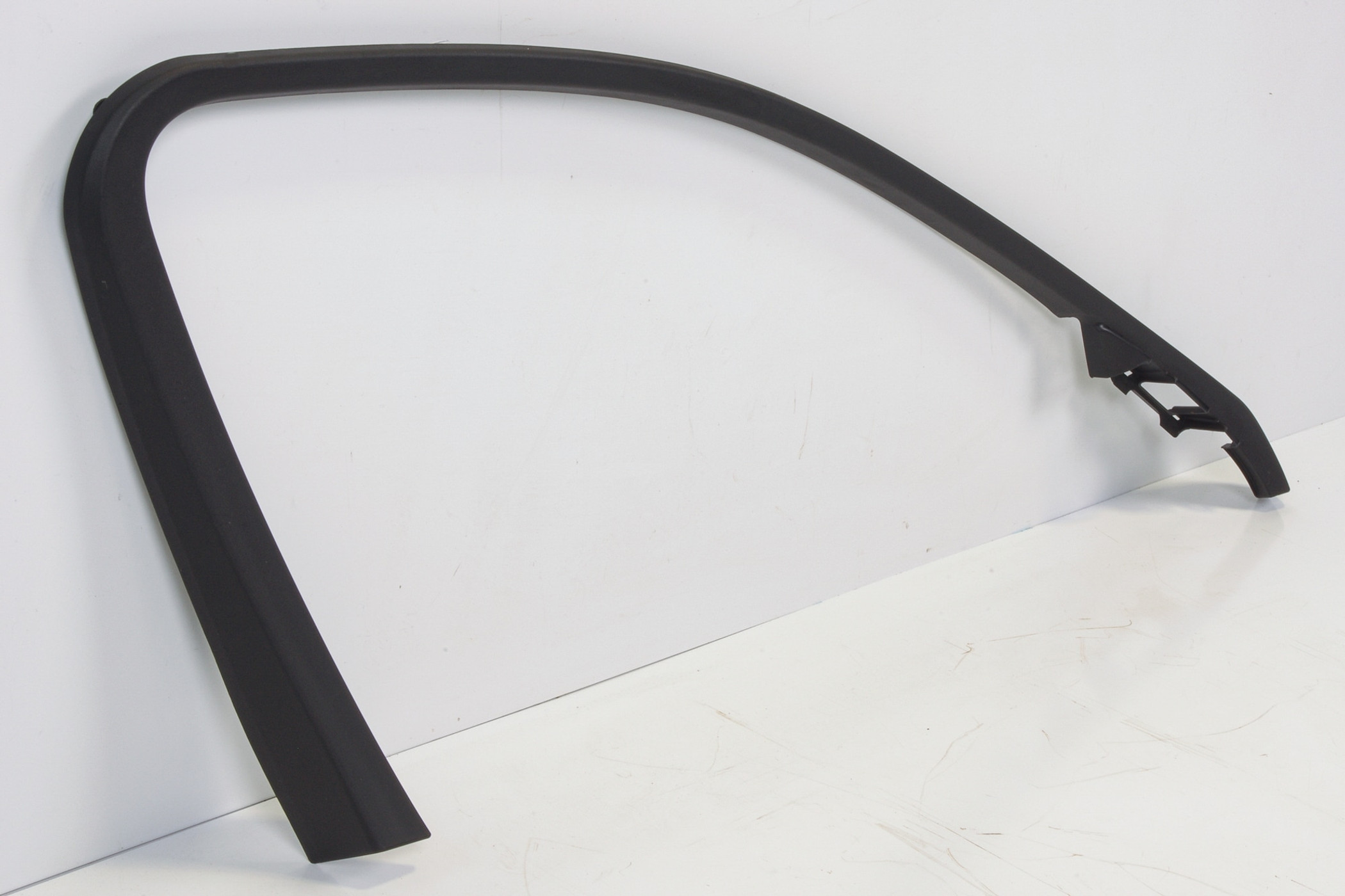 Mercedes 2047250171 Window Trim - Front Left Black | W204 C