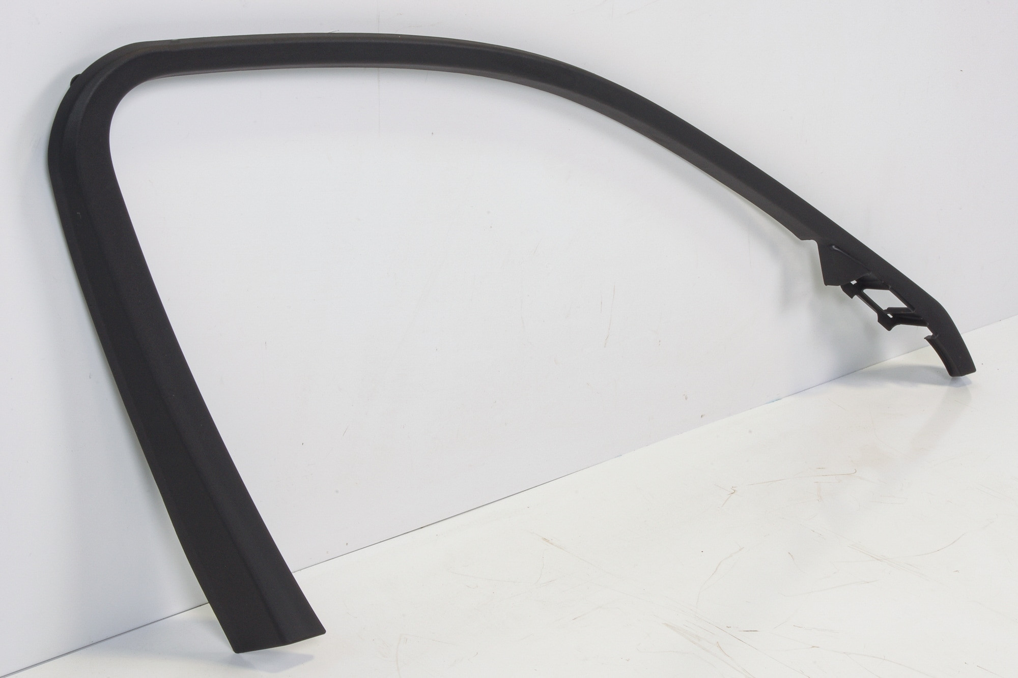 Mercedes 2047250171 Window Trim - Front Left Black | W204 C