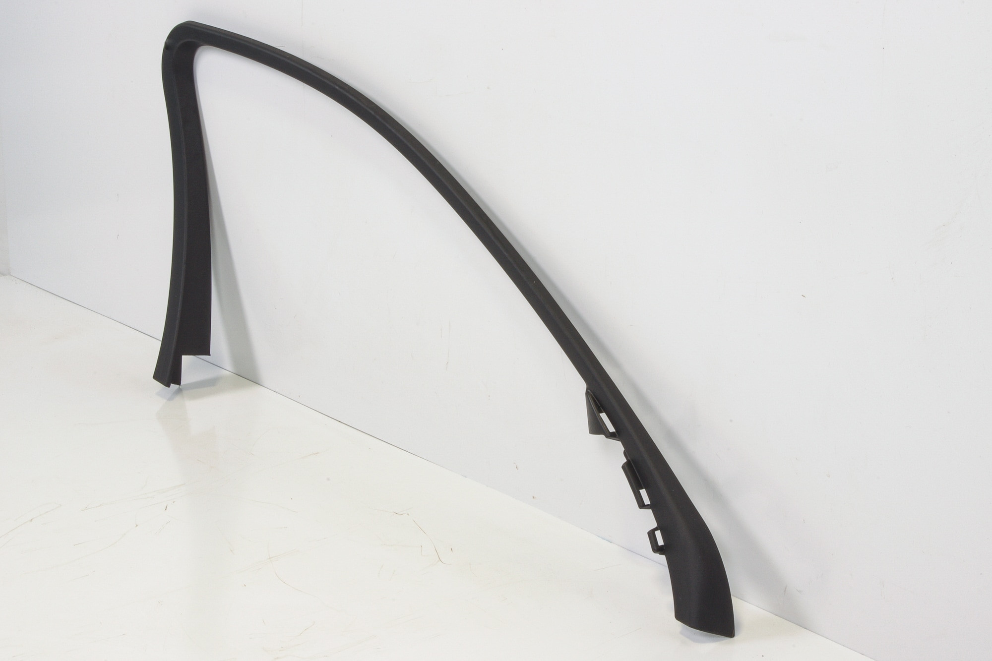 Mercedes 2047250171 Window Trim - Front Left Black | W204 C