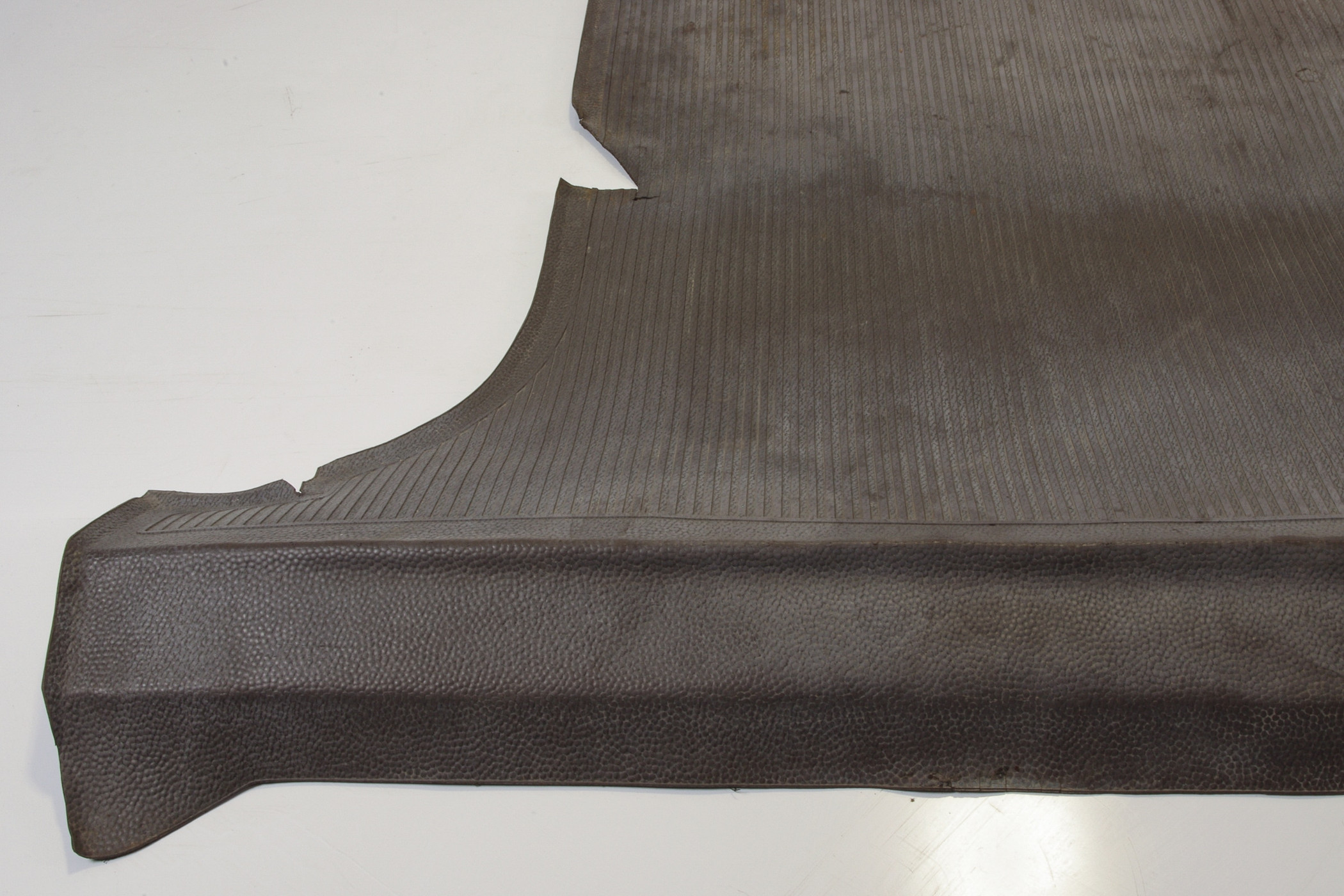 Mercedes 4606800046 Boot Mat | W460 W461 G