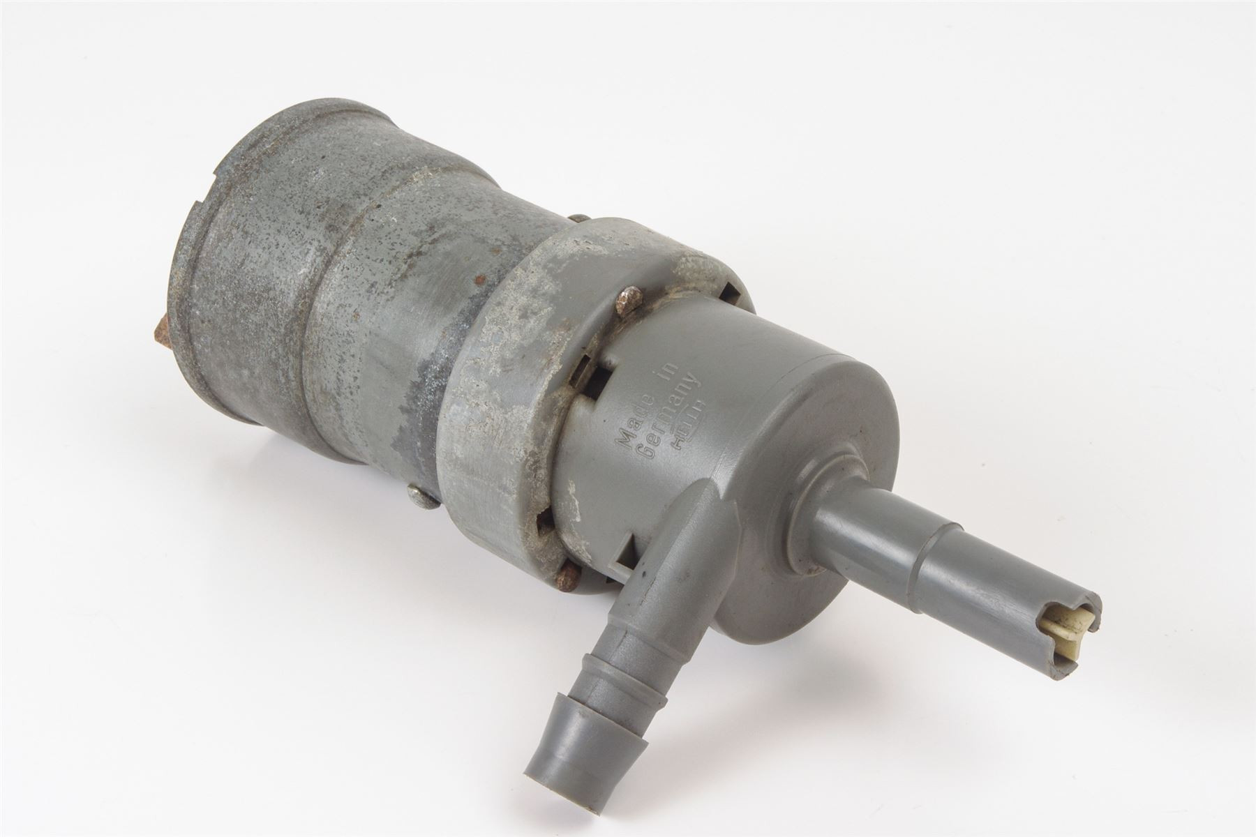 Mercedes 0008600826 Washer Pump - Front (a) | W460 W463 G W638 V