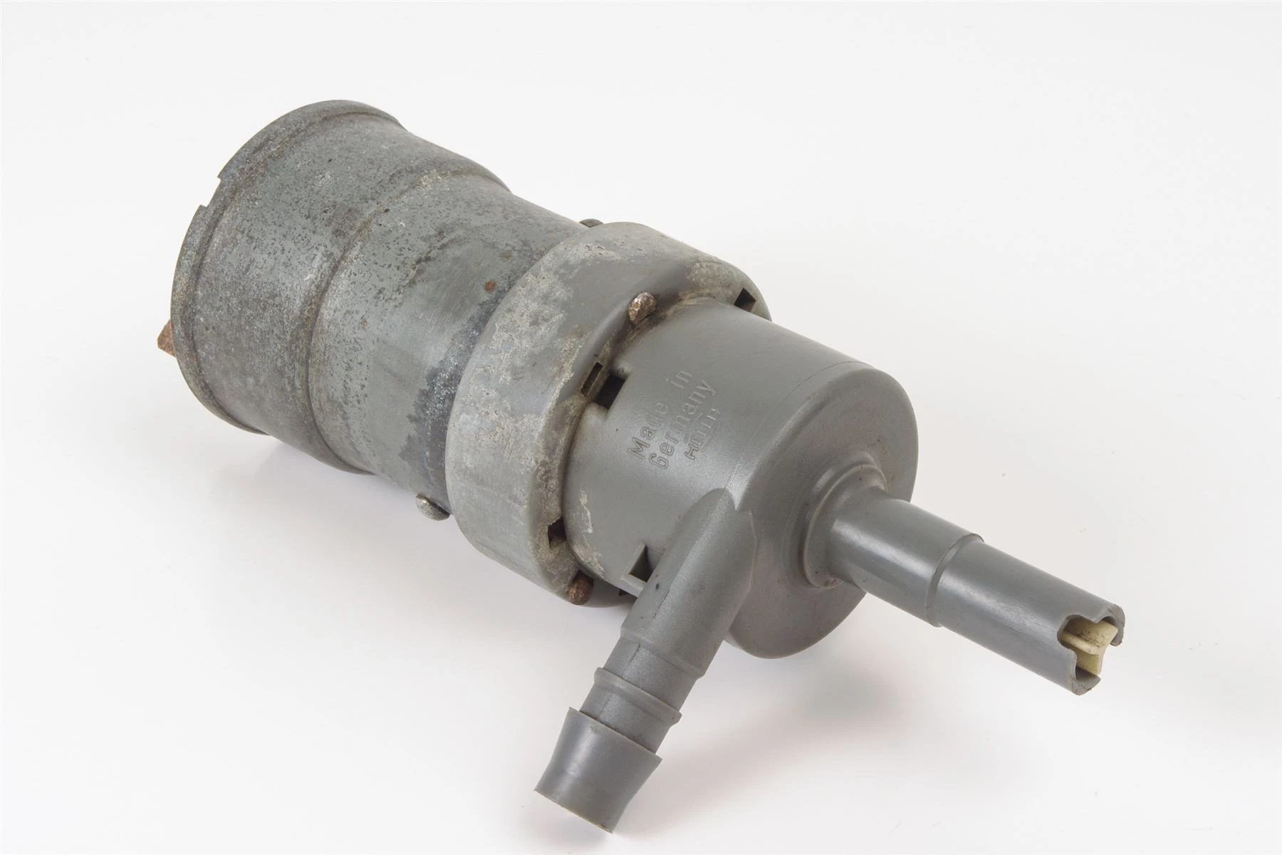 Mercedes 0008600826 Washer Pump - Front (a) | W460 W463 G W638 V