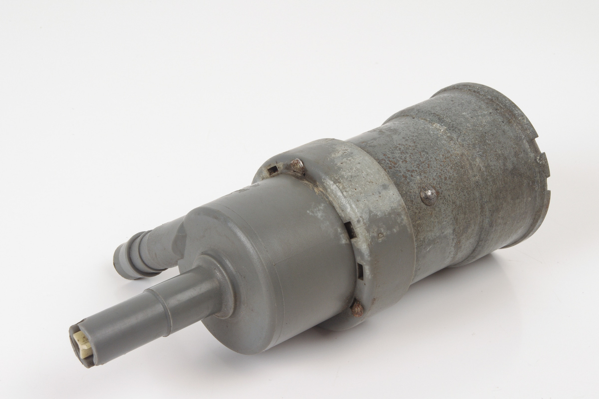 Mercedes 0008600826 Washer Pump - Front (a) | W460 W463 G W638 V