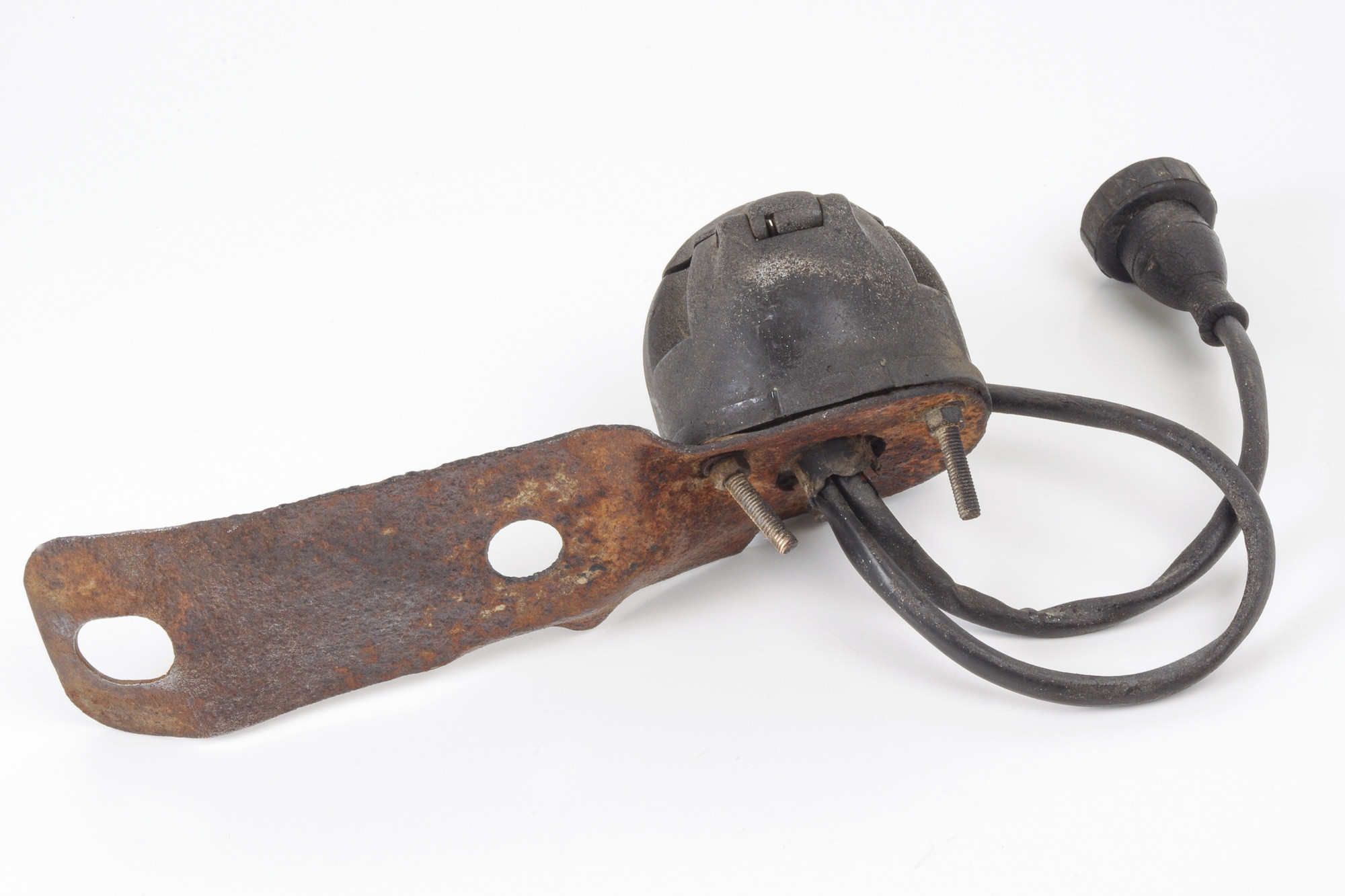 Mercedes 0025450826 Trailer Plug Socket | C107 R107 SL W108 W109 W111 W116...