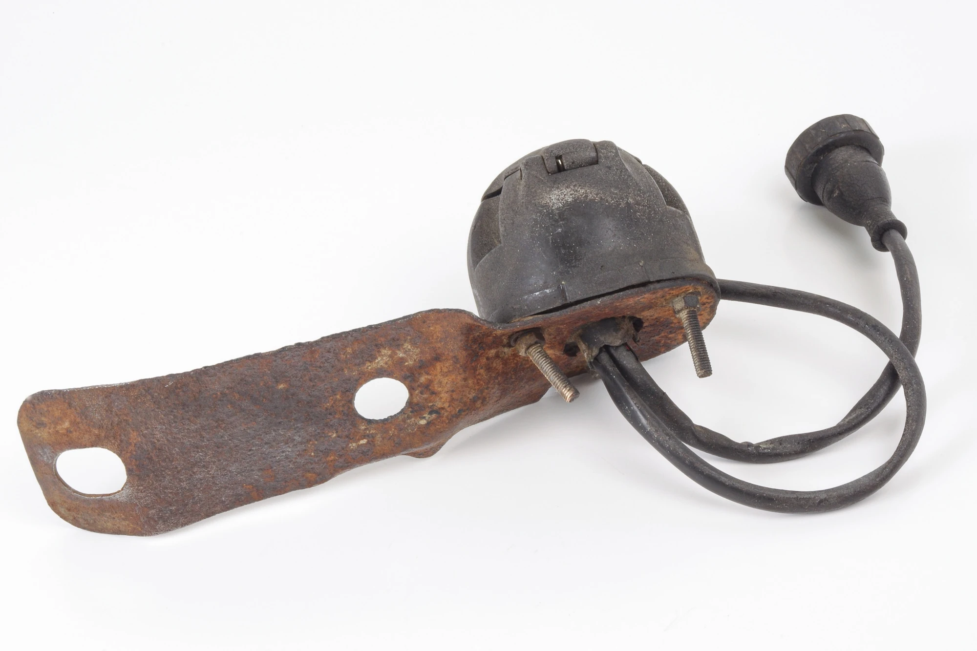 Mercedes 0025450826 Trailer Plug Socket | C107 R107 SL W108 W109 W111 W116...