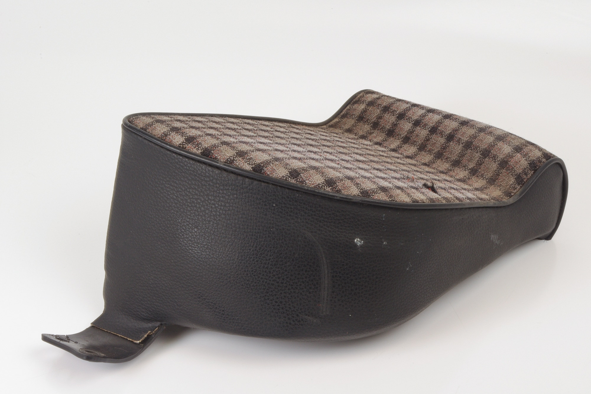 Mercedes 4619200521 Seat Cushion Cloth - Rear Right Black | W460 G