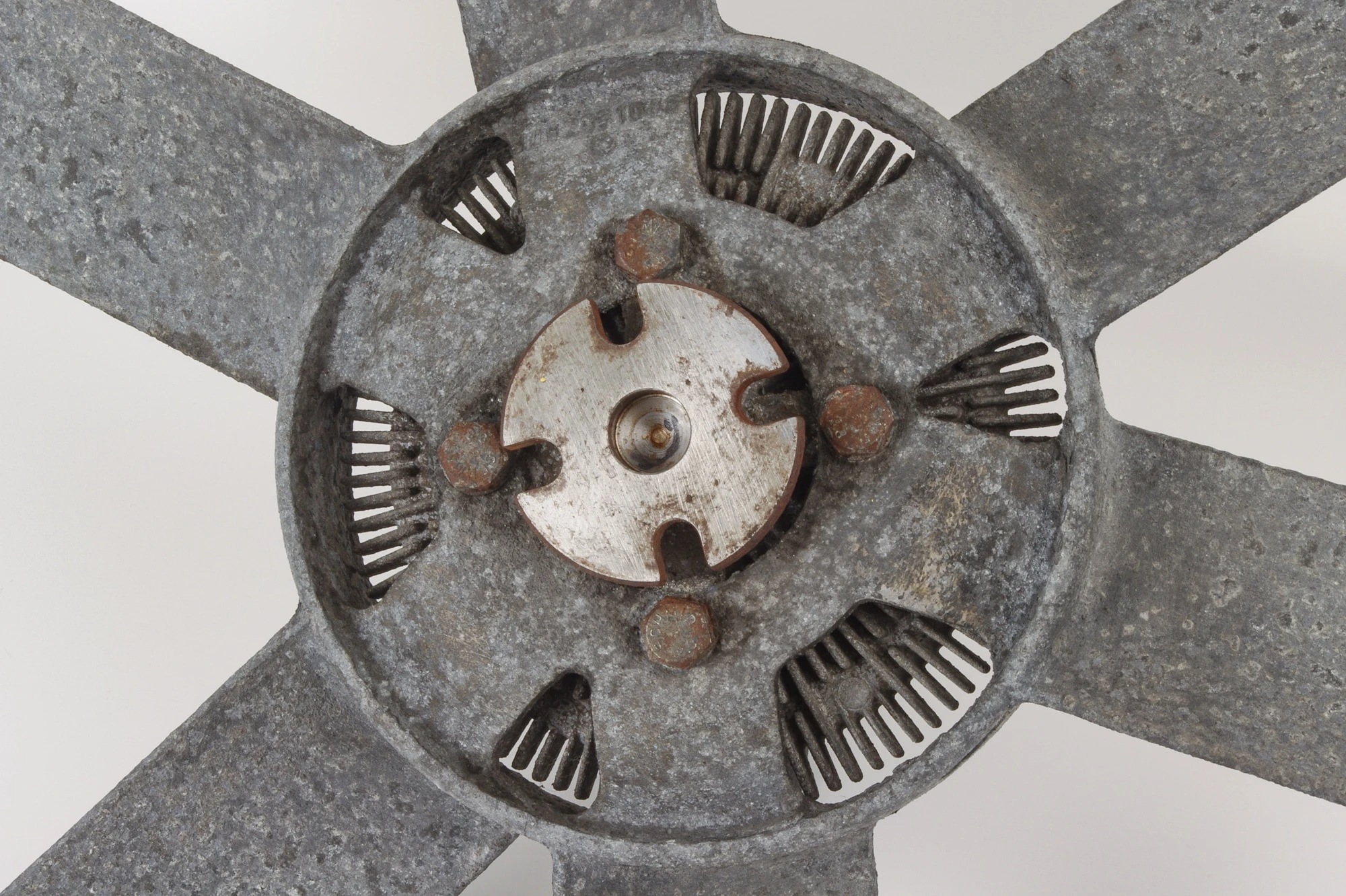 Mercedes 1082051006 Viscous Fan & Clutch | C107 R107 W113 SL W108 W109 W111...