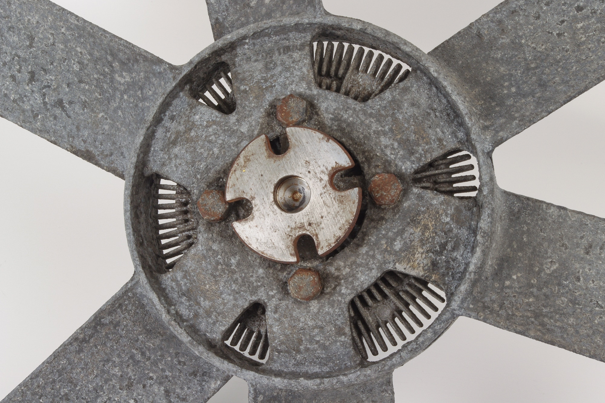 Mercedes 1082051006 Viscous Fan & Clutch | C107 R107 W113 SL W108 W109 W111...