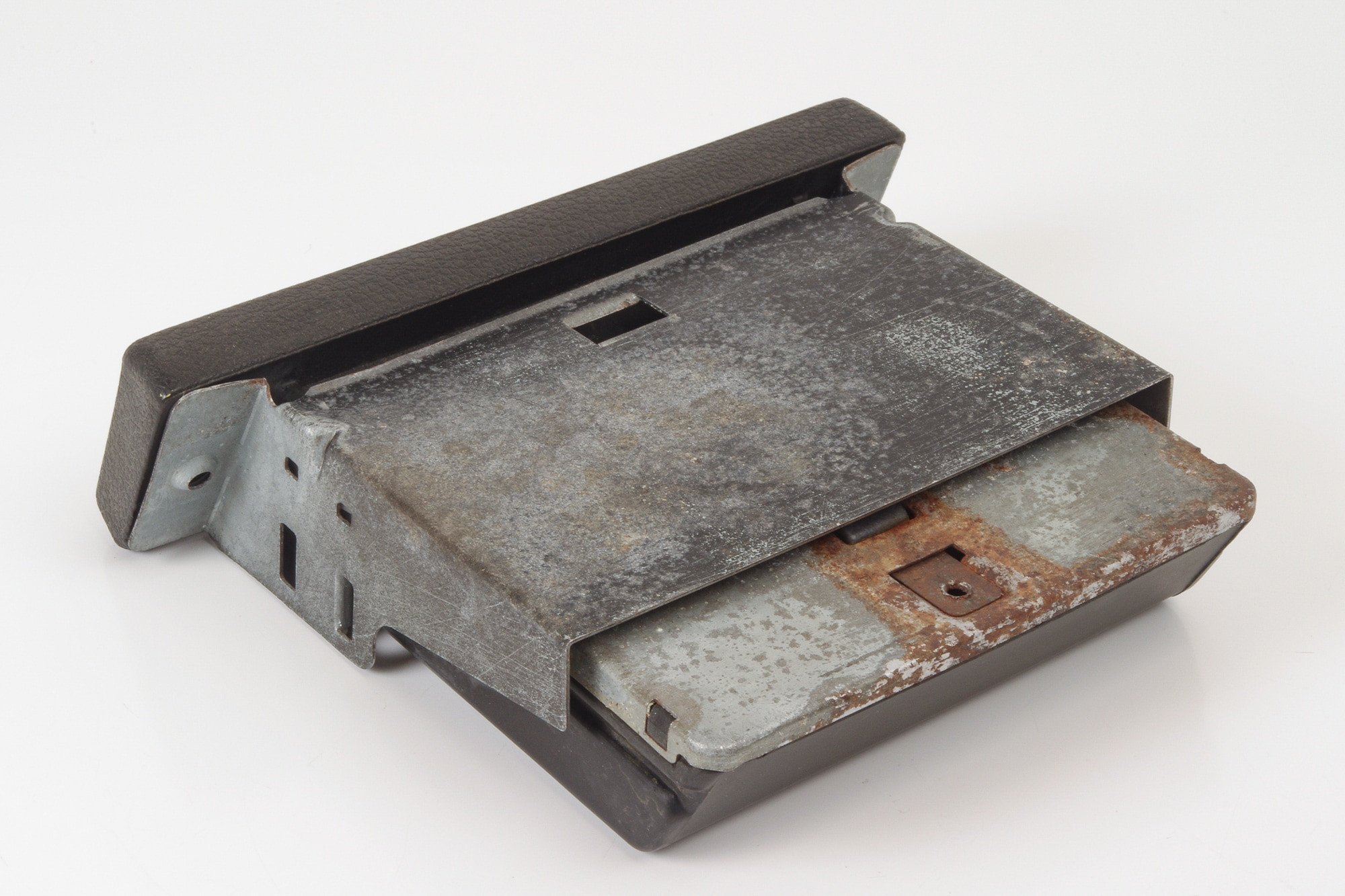 Mercedes 0008105730 Ashtray - Black | W460 W461 G