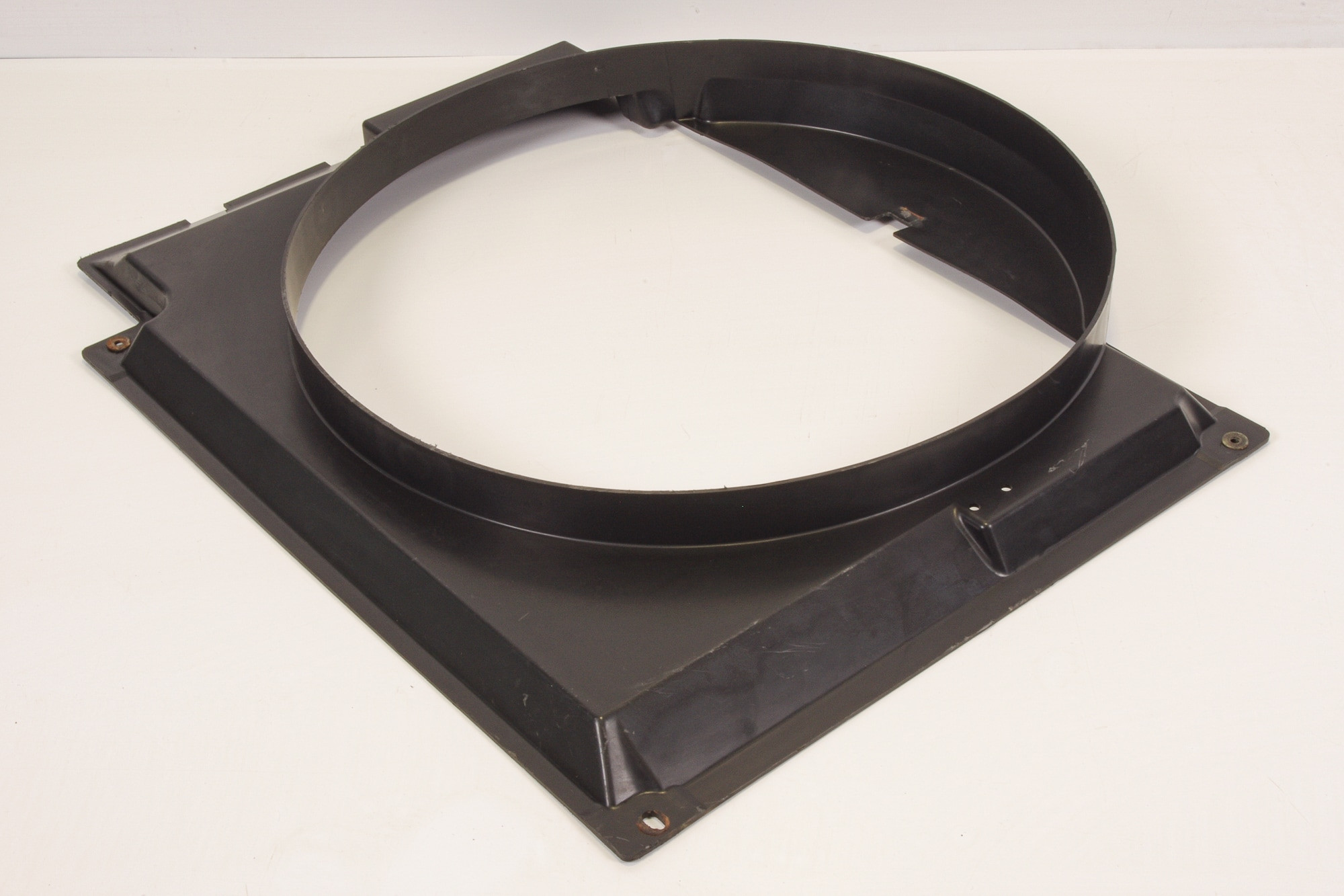 Mercedes 4605050255 Fan Shroud | W460 W461 G